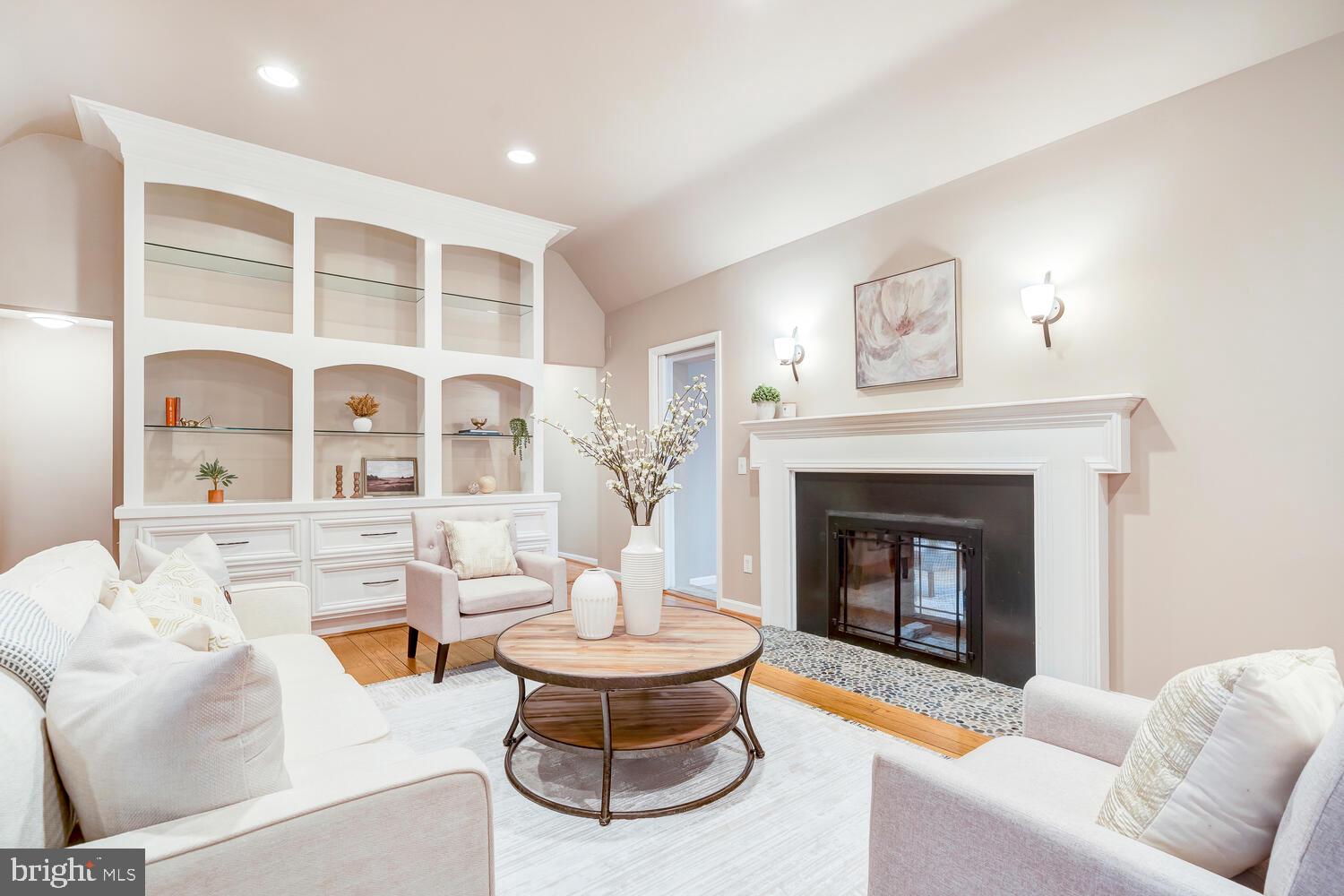 SHIRLEY WOODS - Residential