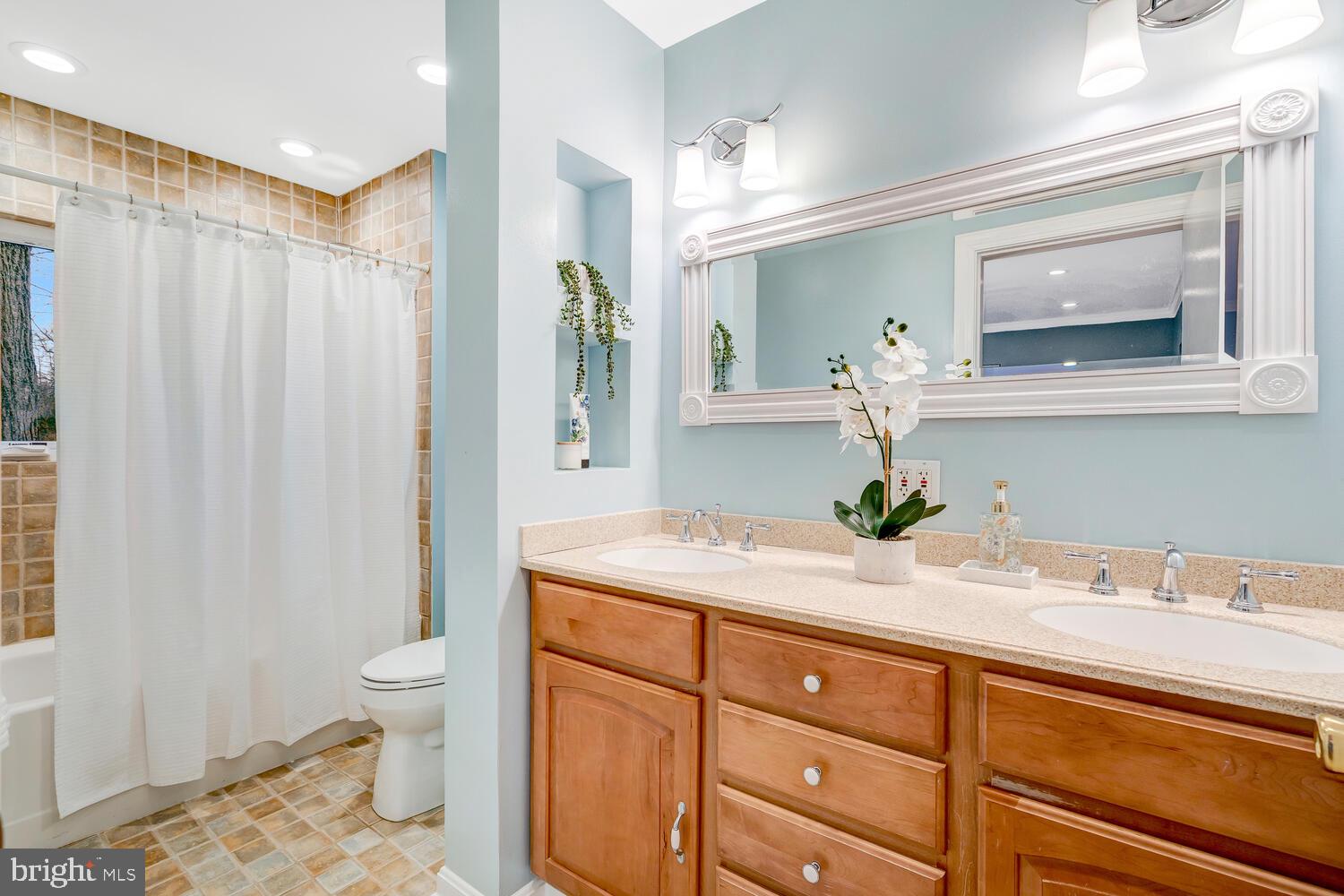 SHIRLEY WOODS - Residential