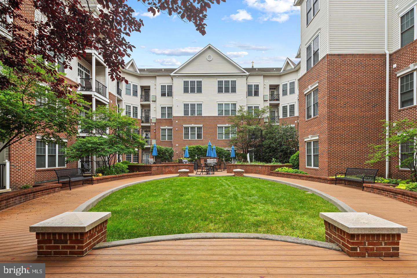 THE GRANDE AT RIVERVIEW - Residential