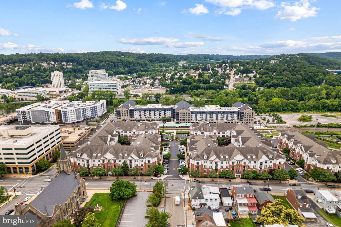 THE GRANDE AT RIVERVIEW - Residential