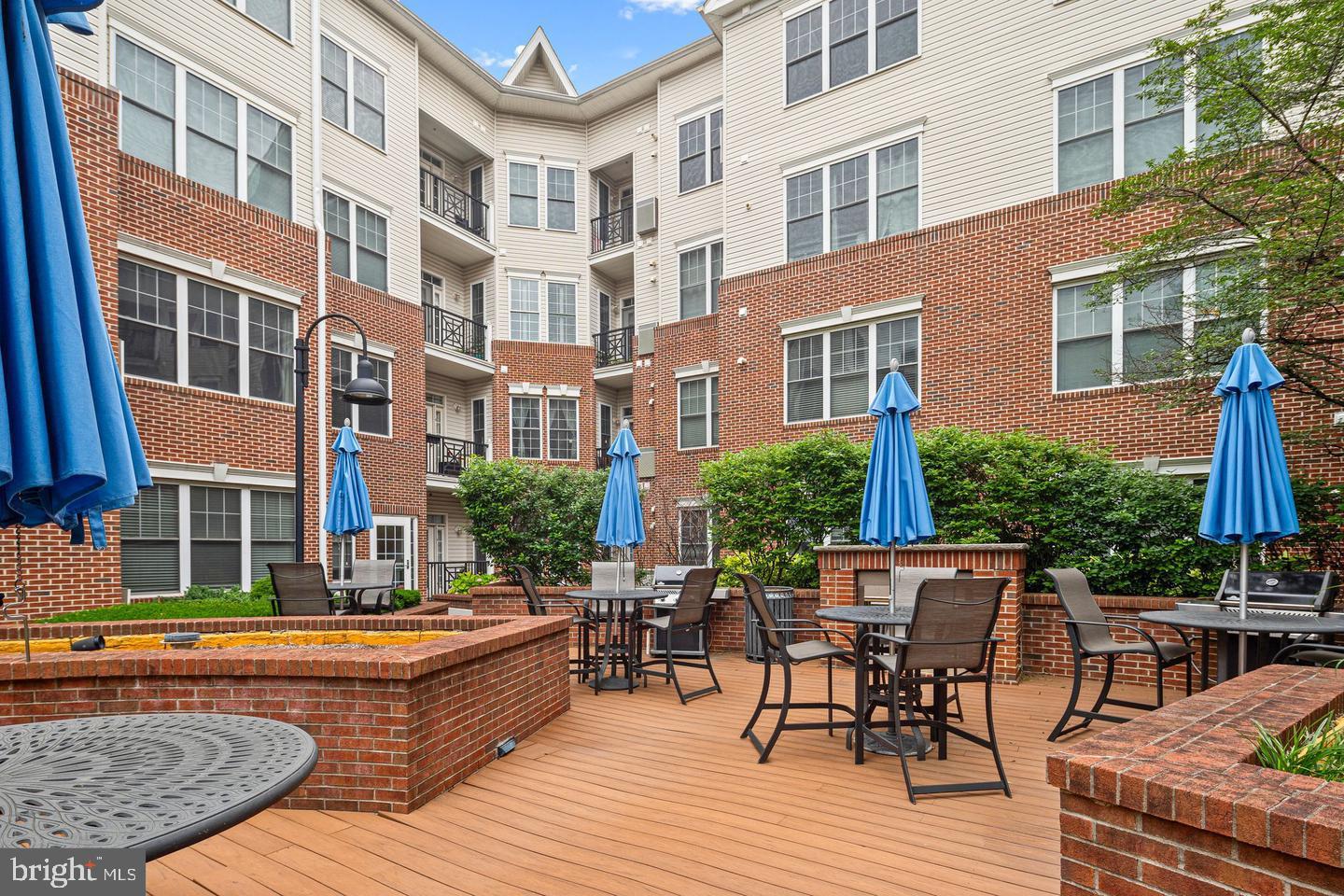 THE GRANDE AT RIVERVIEW - Residential