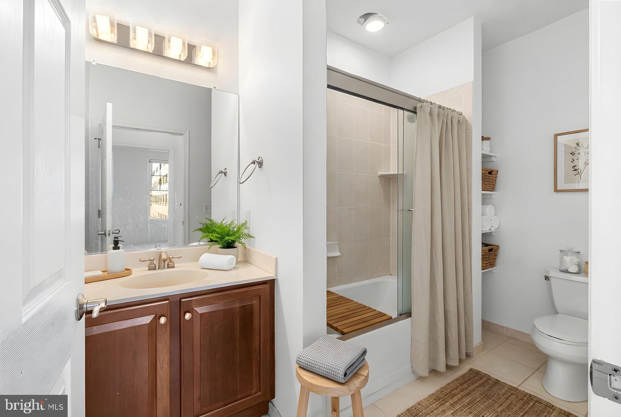 THE GRANDE AT RIVERVIEW - Residential