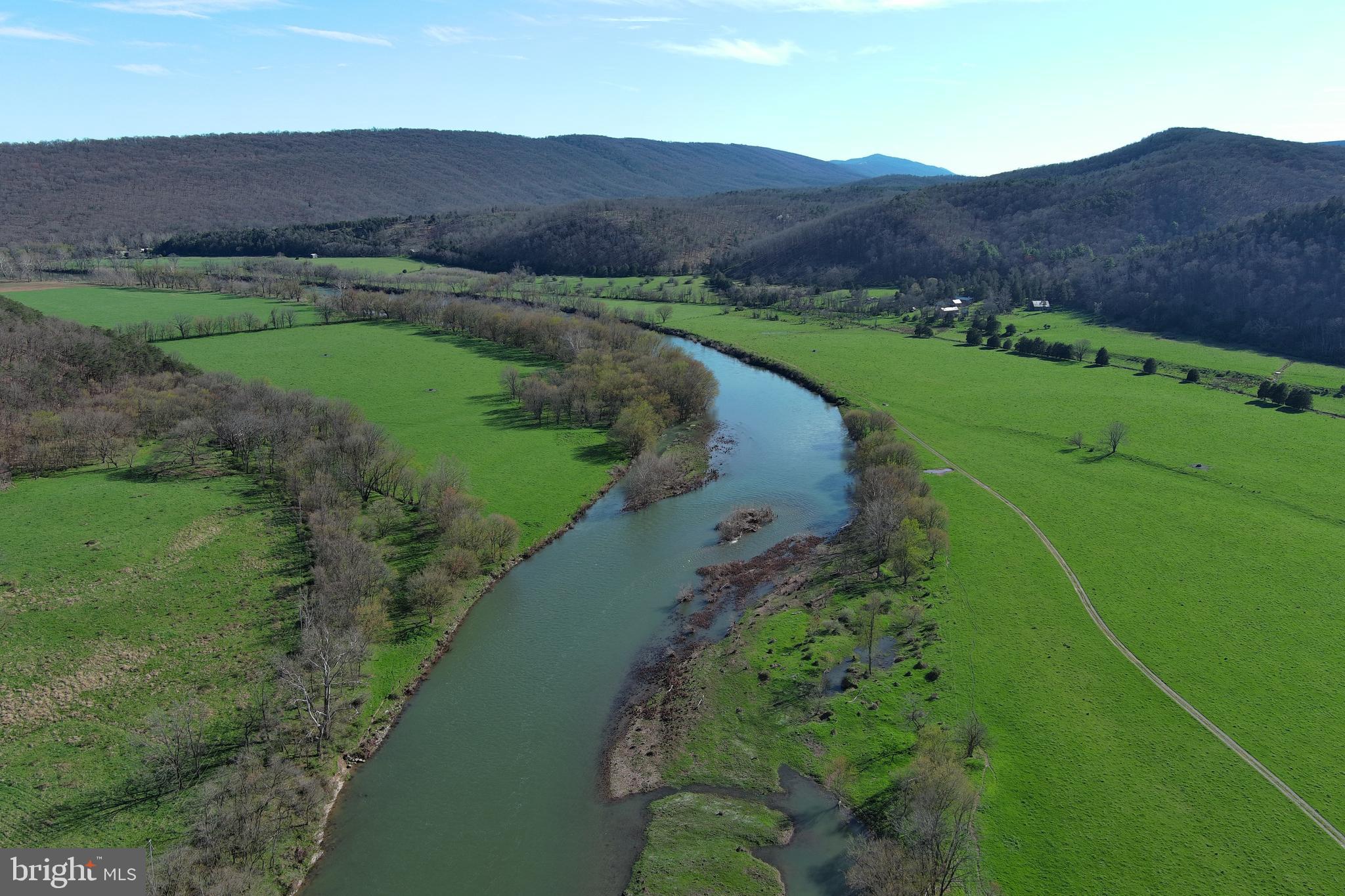 BLUFFS ON THE POTOMAC - Land
