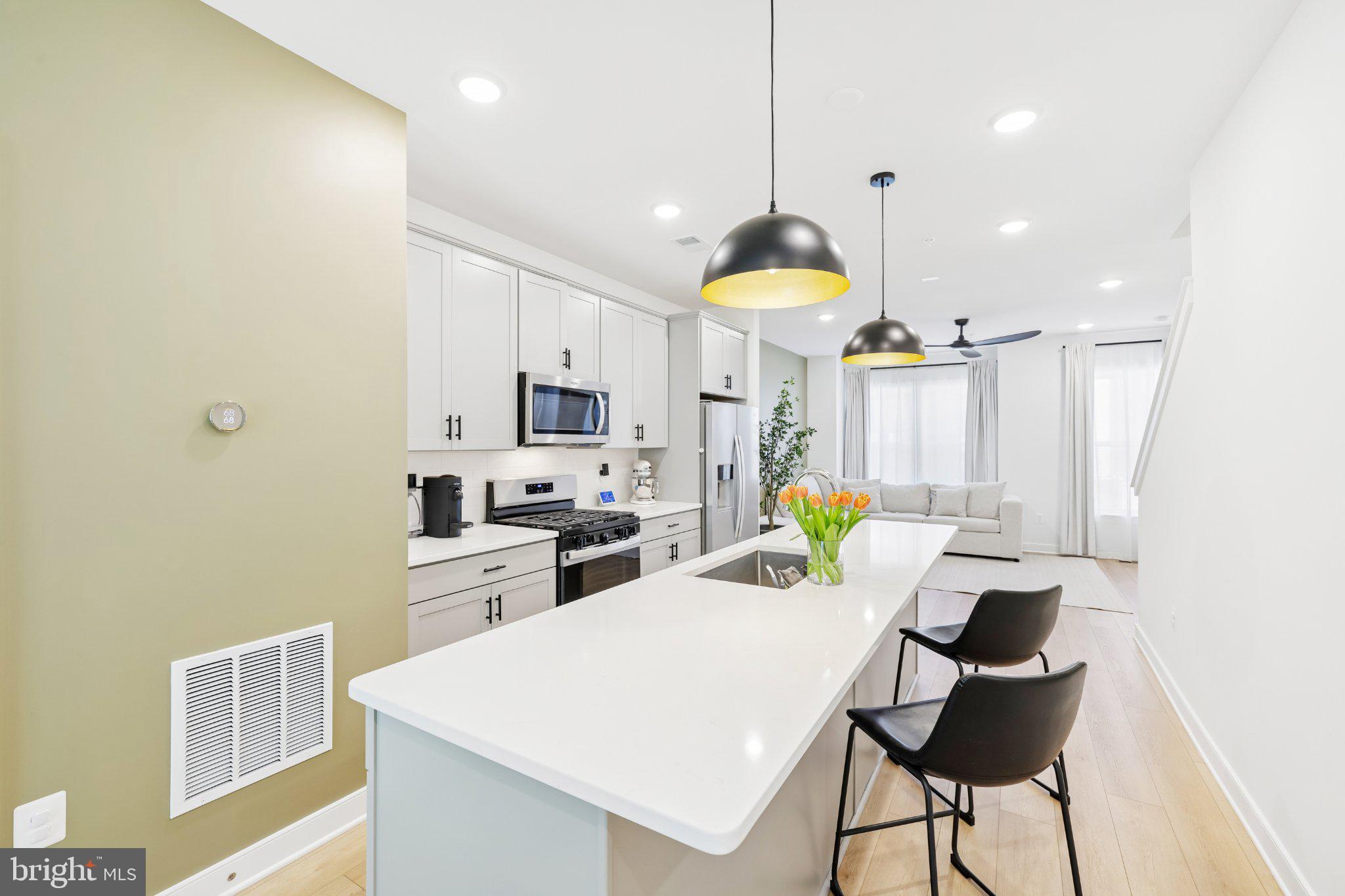 1513 BOTTLEBRUSH LANE