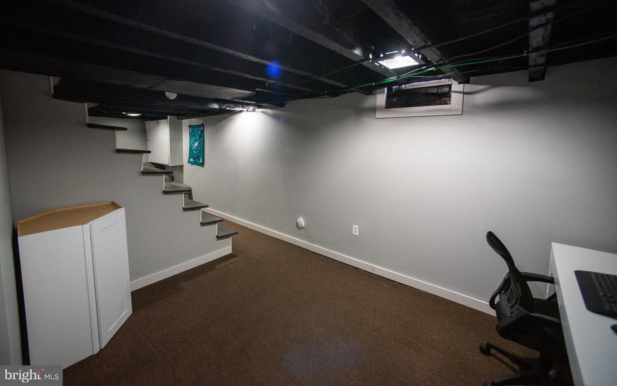 PORT RICHMOND - Residential Lease