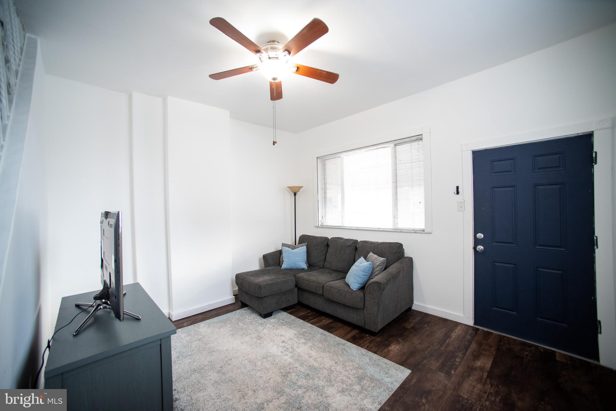 PORT RICHMOND - Residential Lease