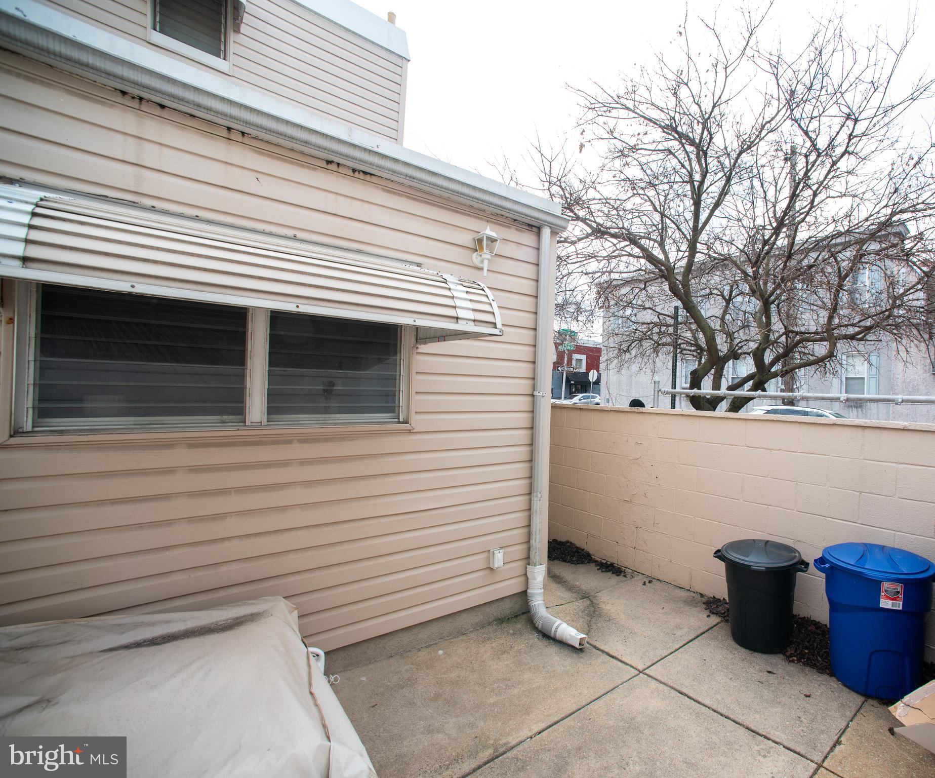 PORT RICHMOND - Residential Lease