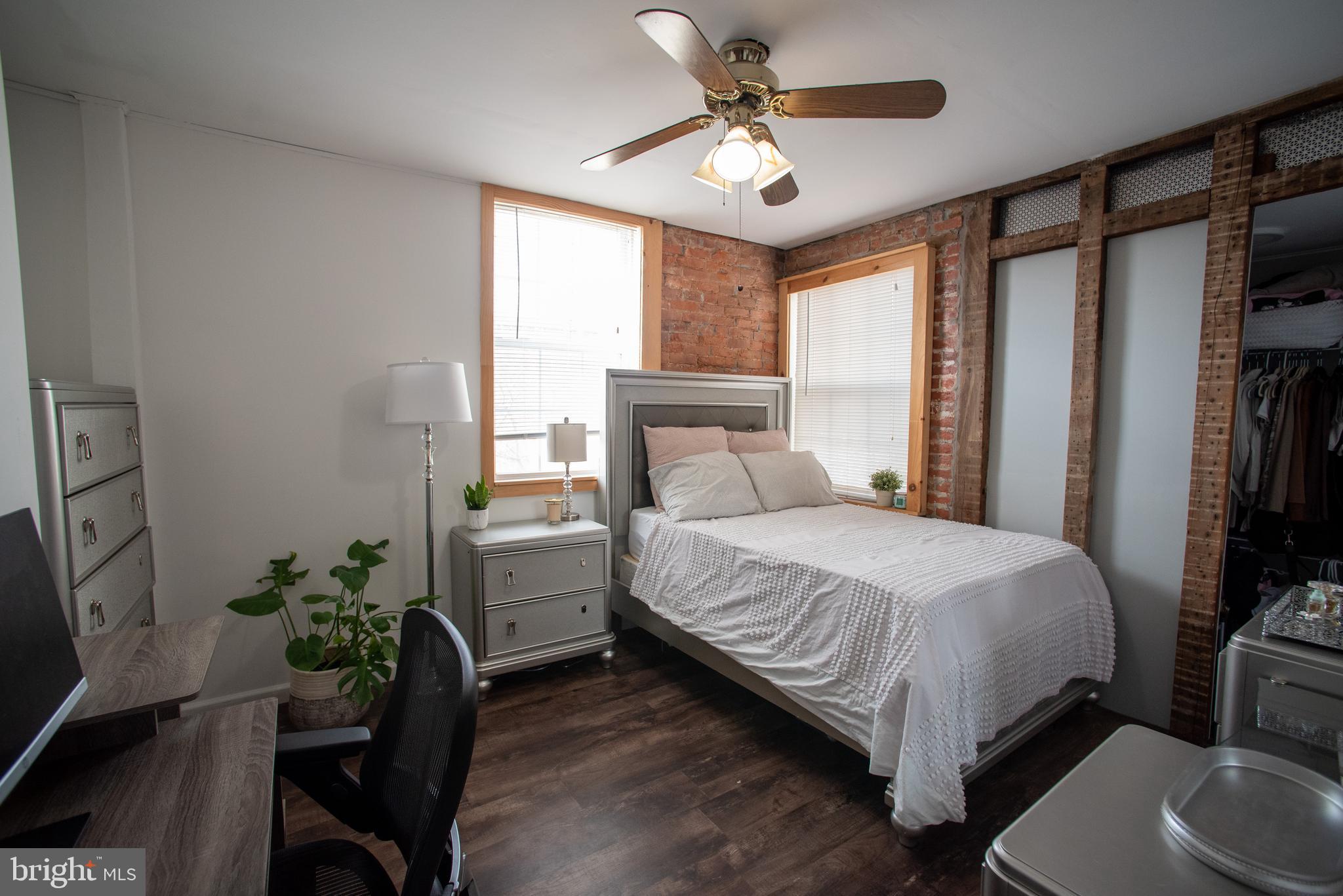 PORT RICHMOND - Residential Lease