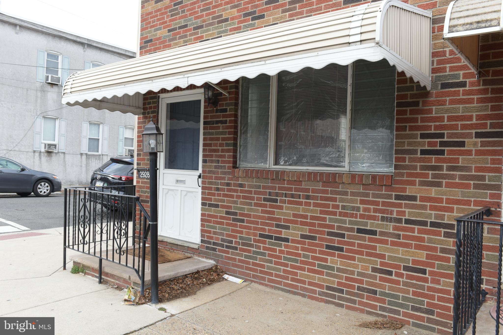 PORT RICHMOND - Residential Lease