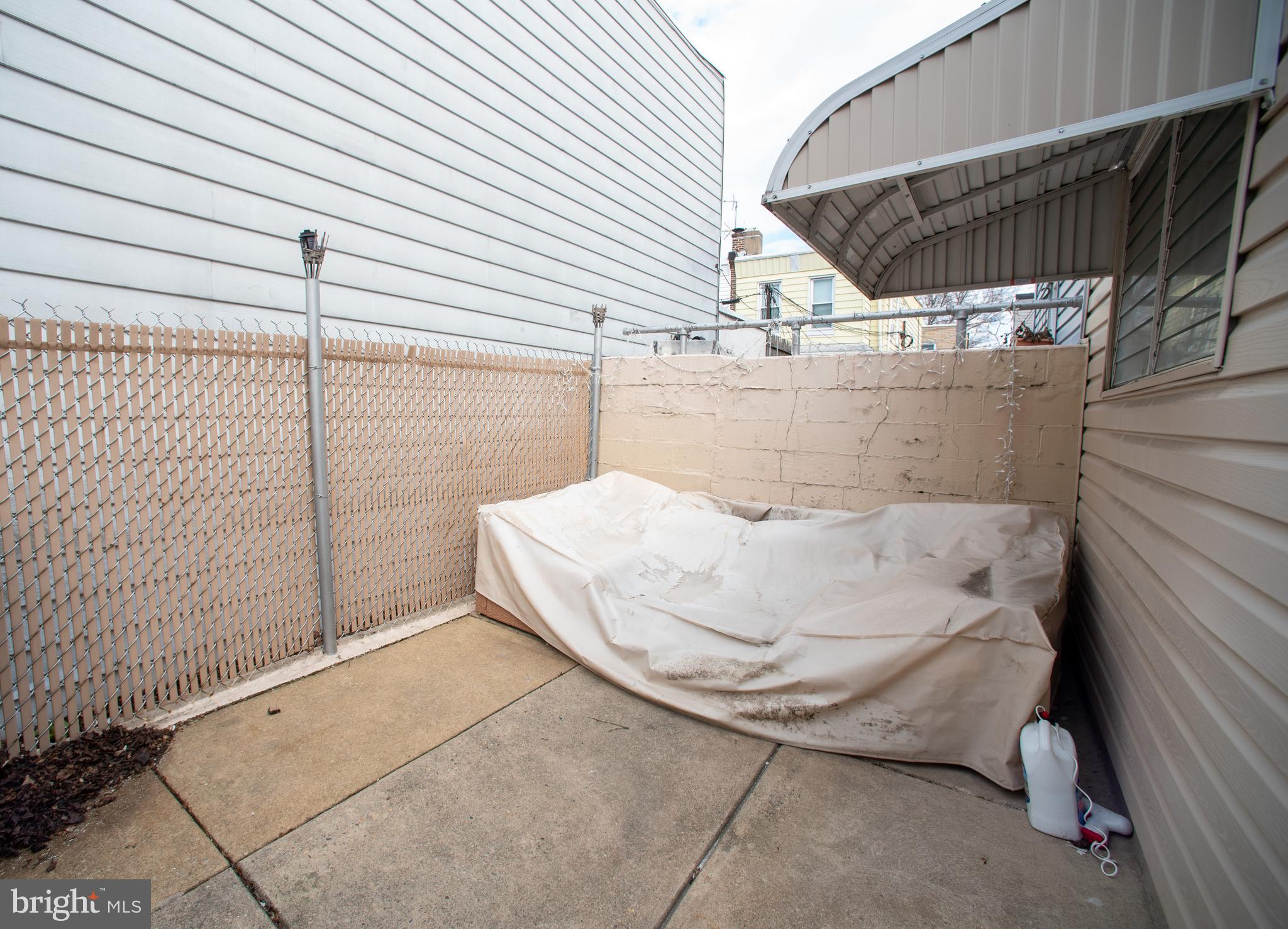 PORT RICHMOND - Residential Lease