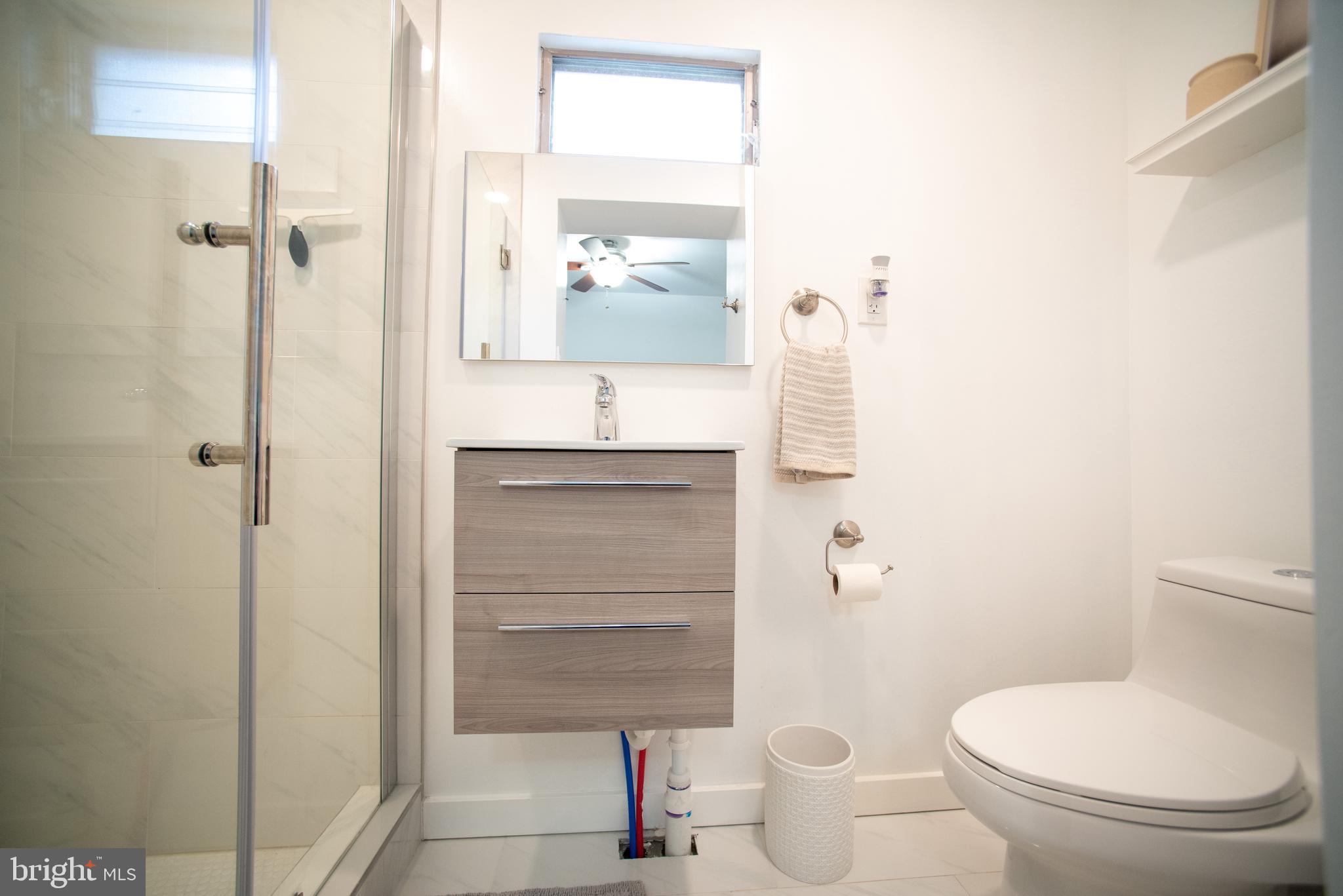 PORT RICHMOND - Residential Lease