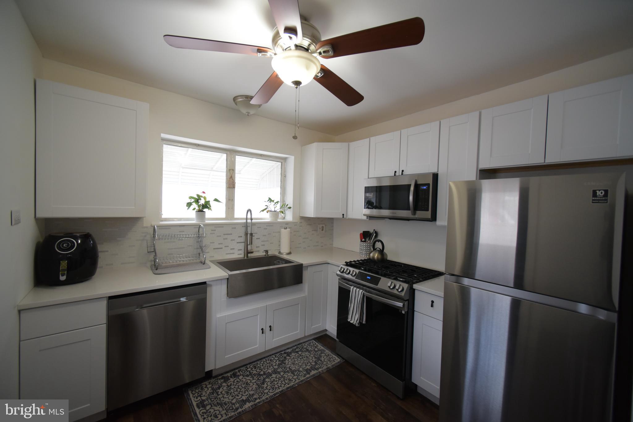 PORT RICHMOND - Residential Lease