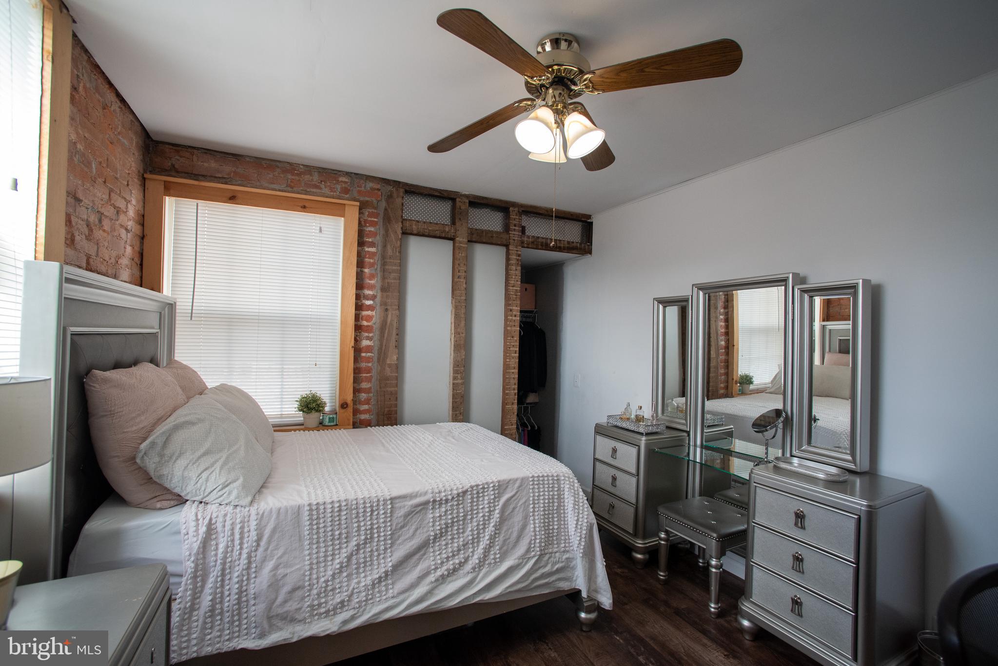 PORT RICHMOND - Residential Lease