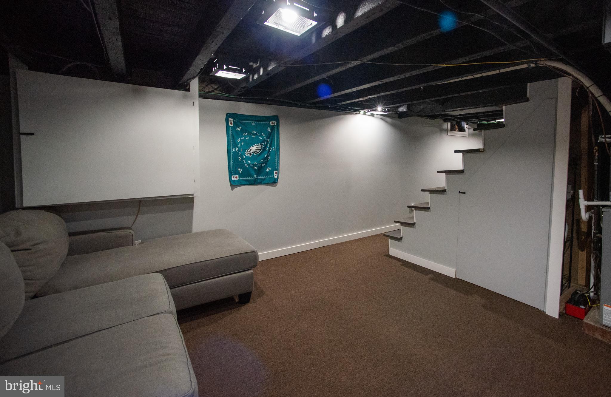 PORT RICHMOND - Residential Lease