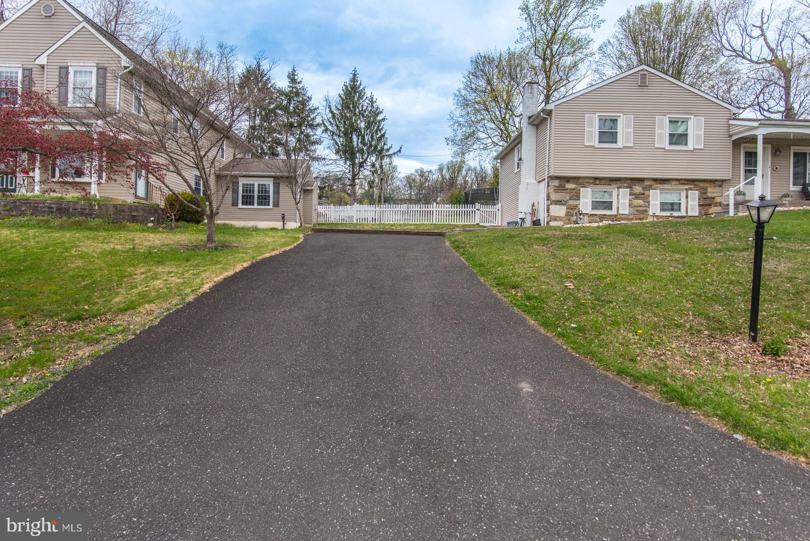 HUNTINGDON VALLEY - Residential