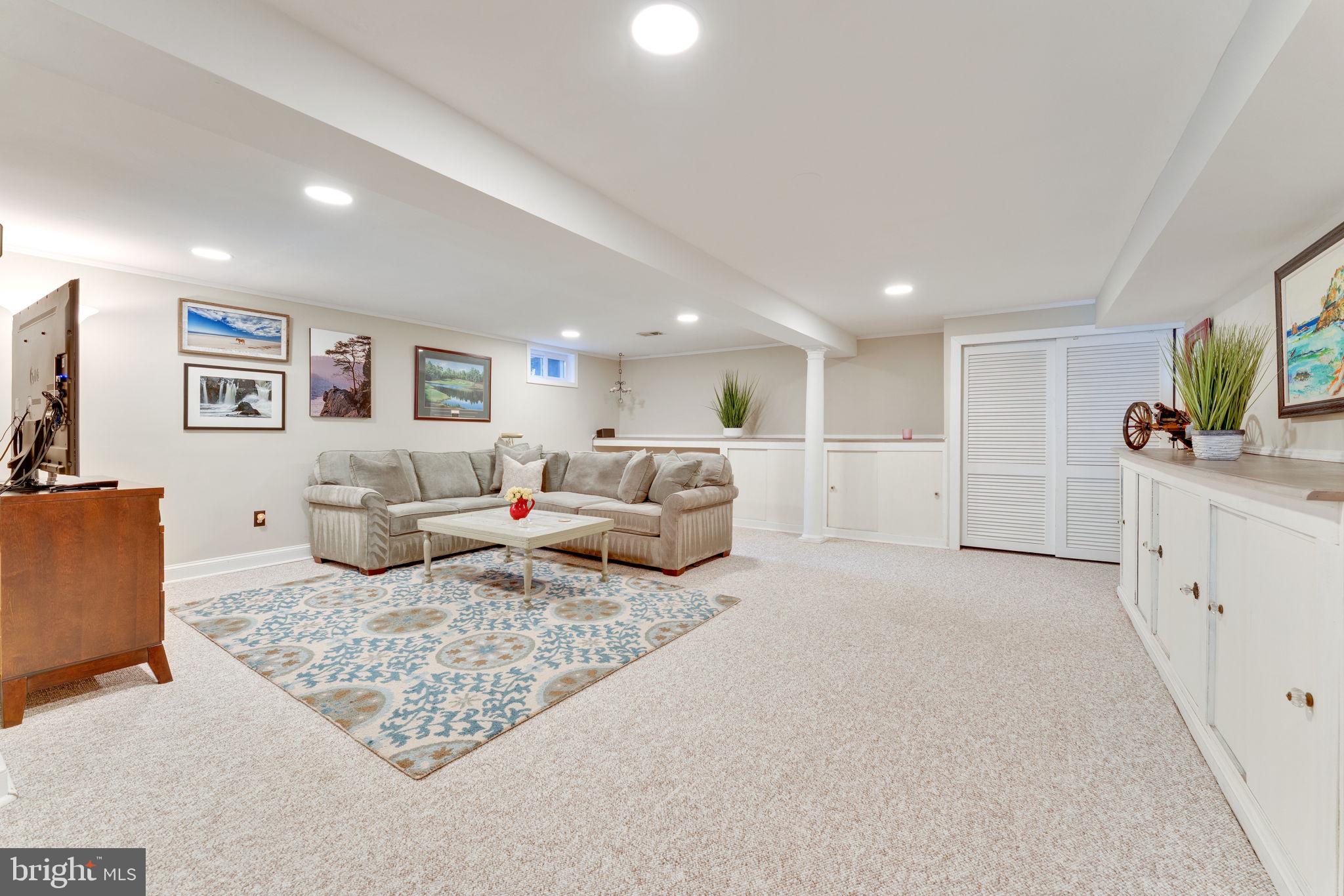 VIENNA WOODS - Residential