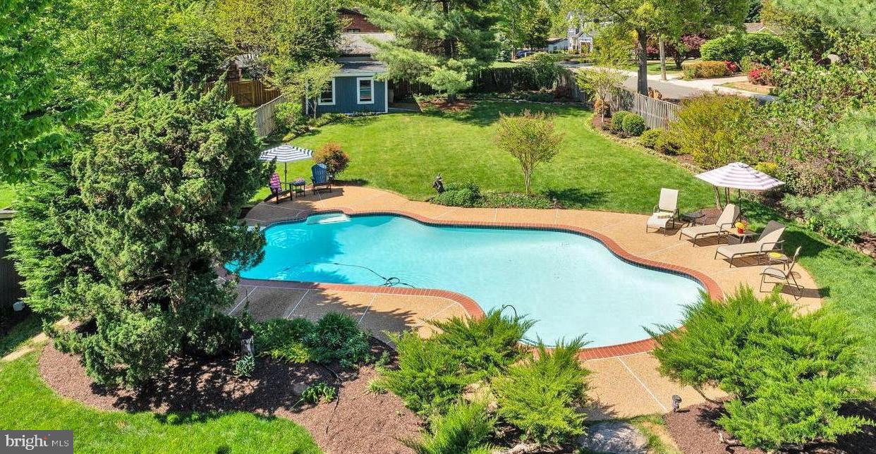 VIENNA WOODS - Residential