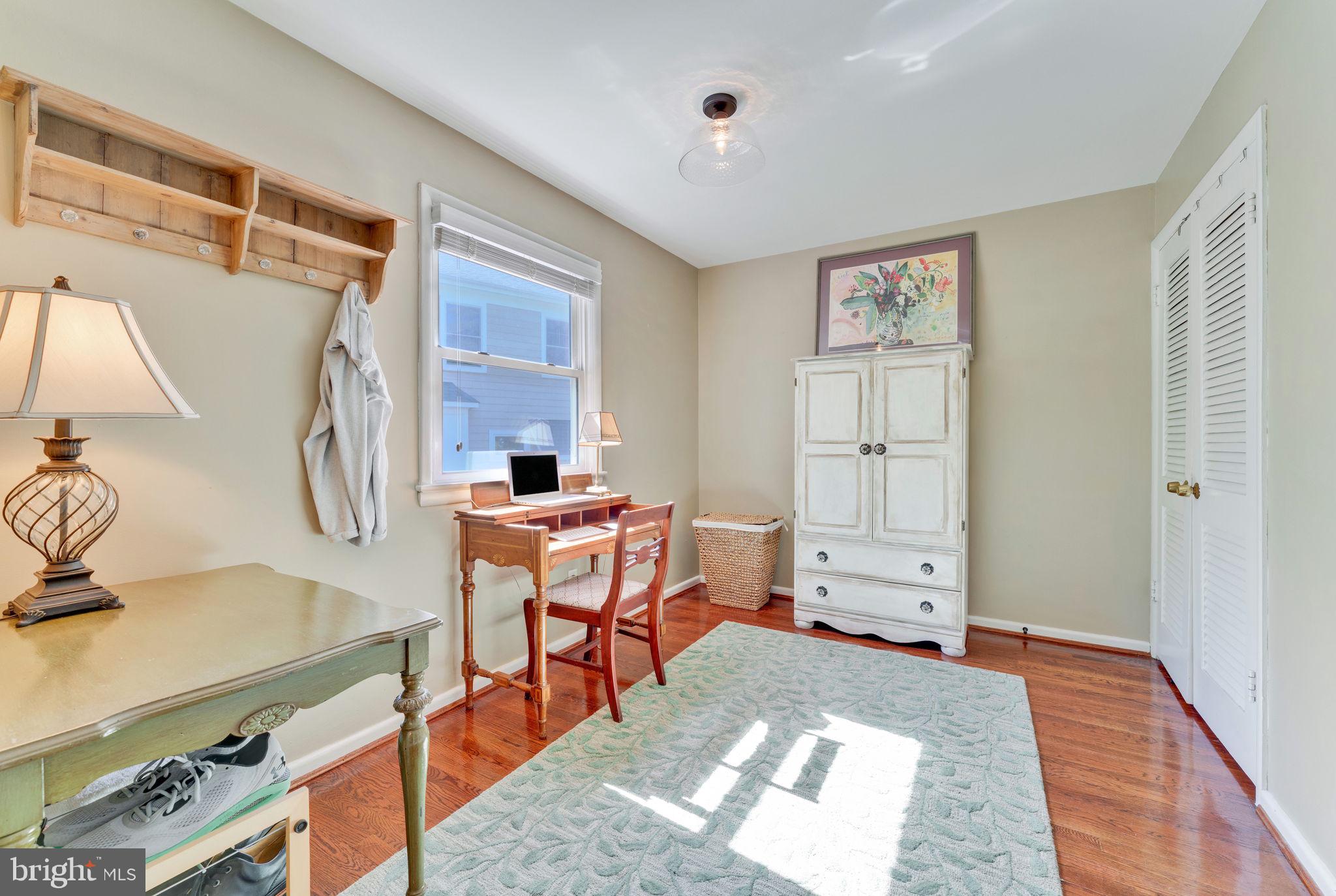 VIENNA WOODS - Residential