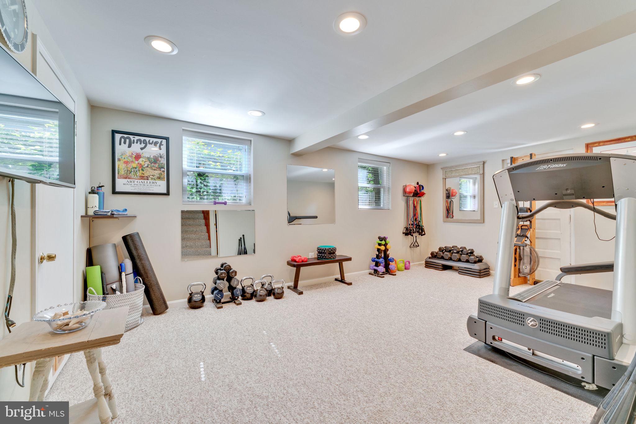 VIENNA WOODS - Residential