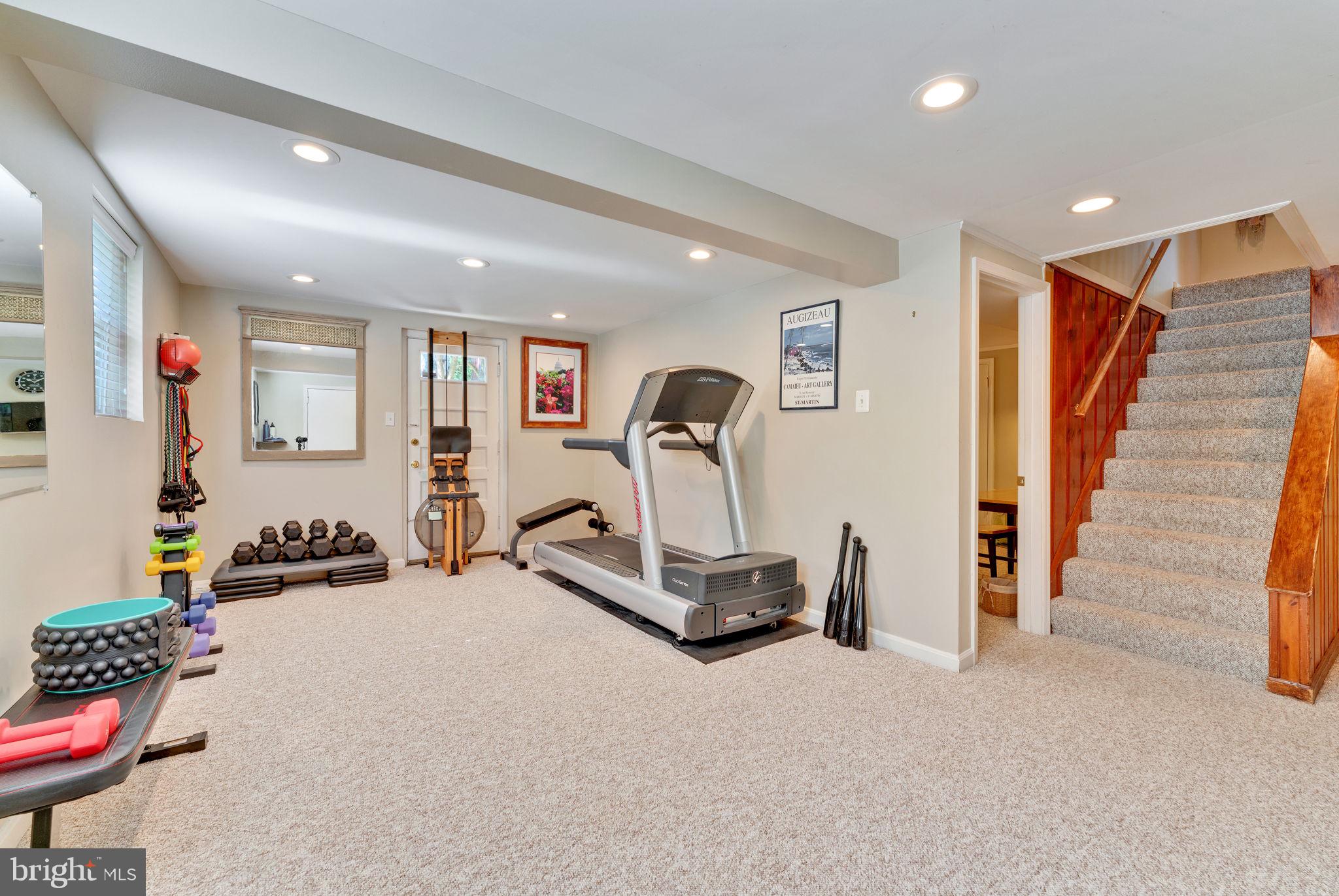 VIENNA WOODS - Residential