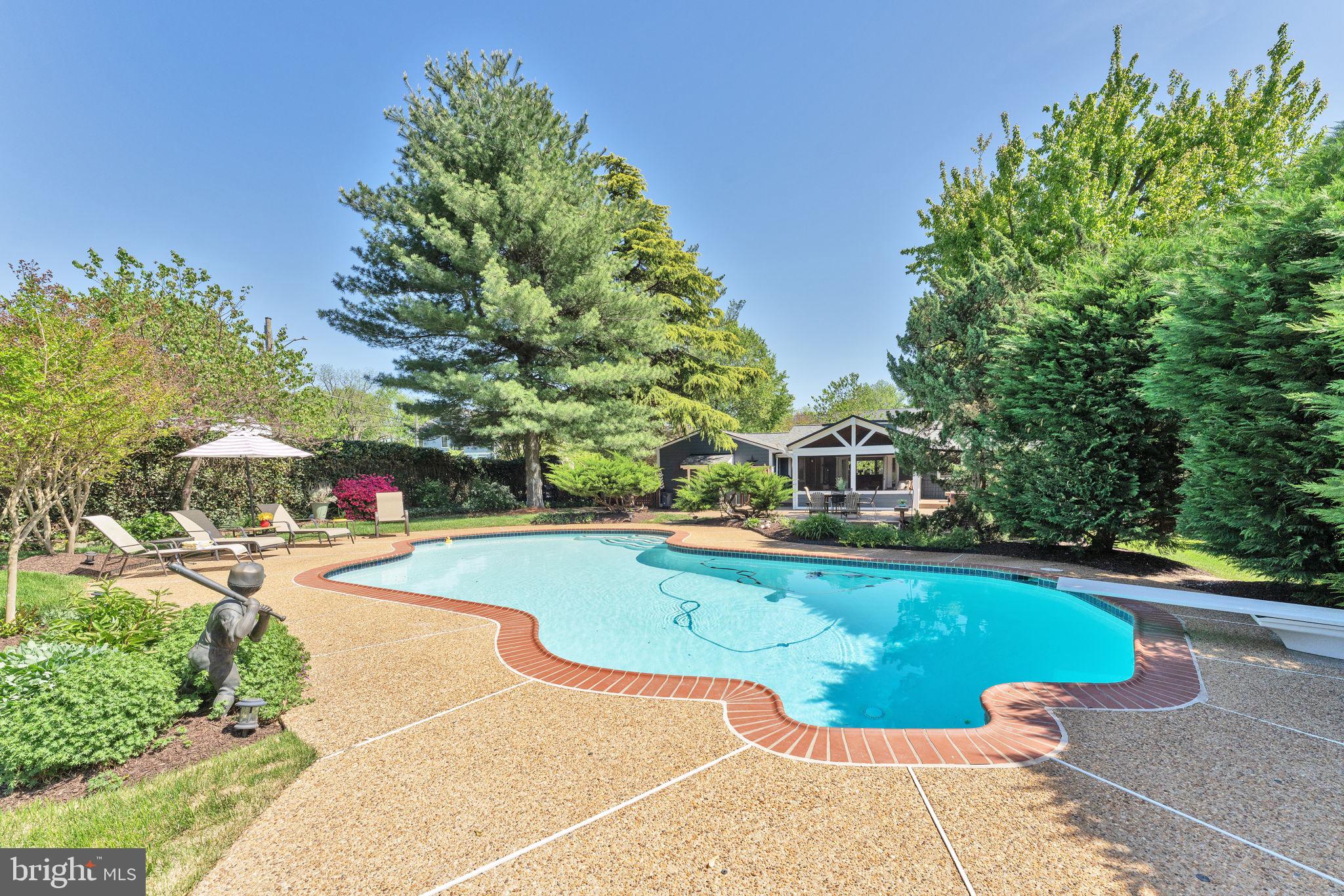 VIENNA WOODS - Residential