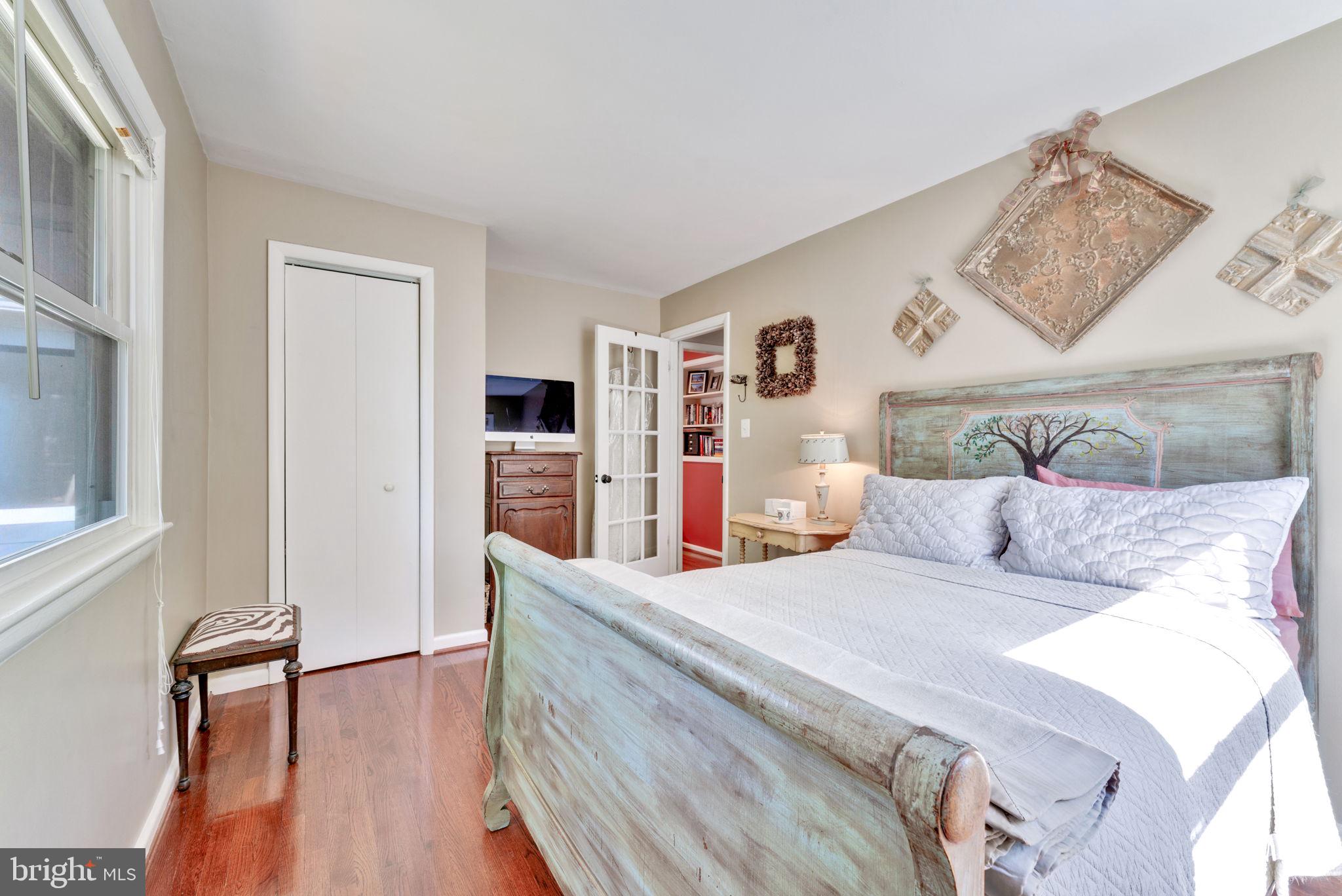 VIENNA WOODS - Residential