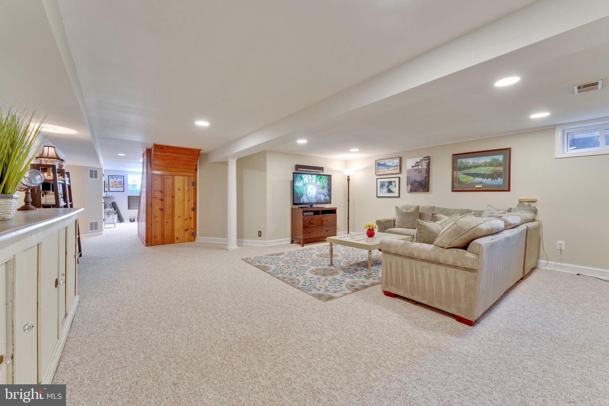 VIENNA WOODS - Residential