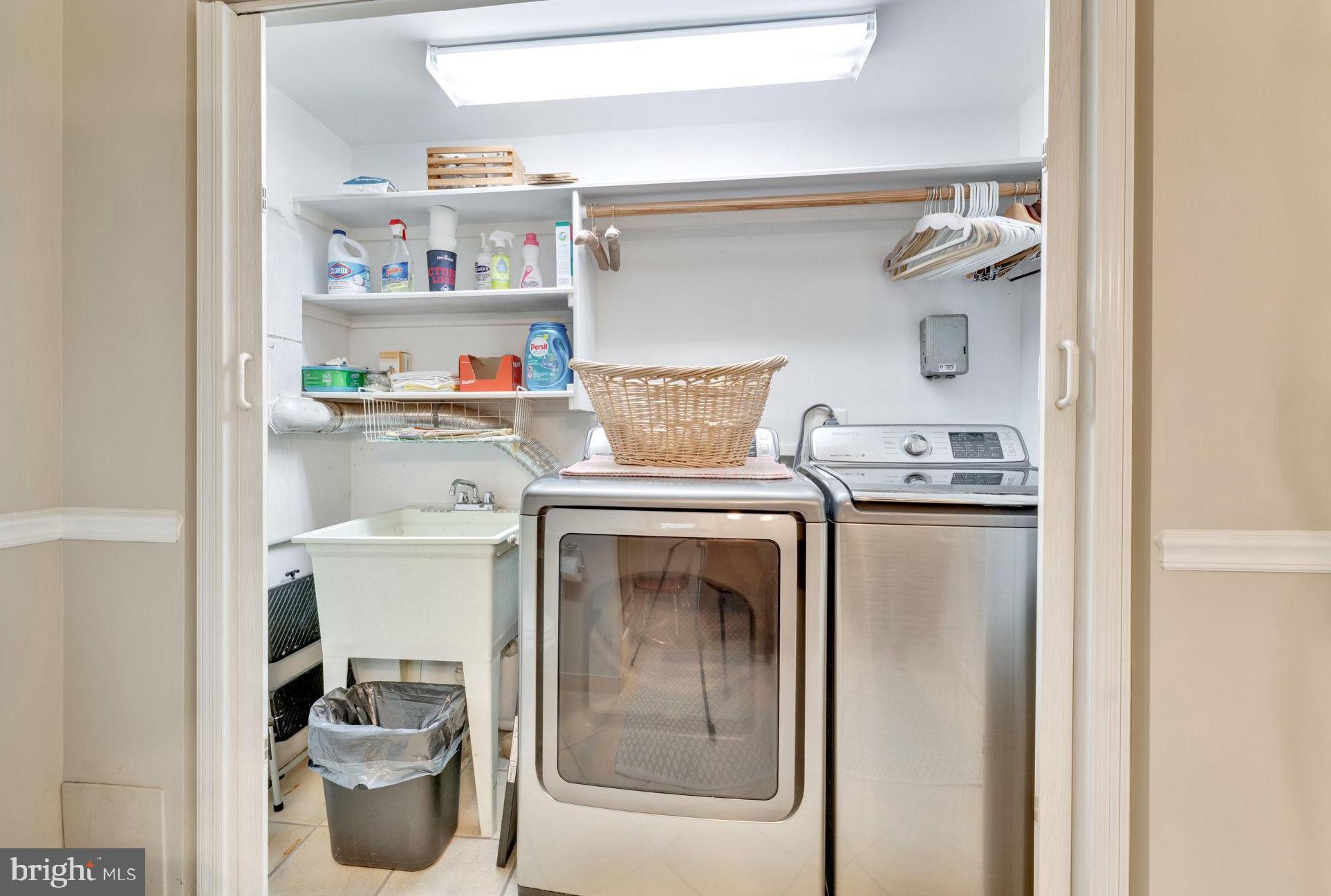 VIENNA WOODS - Residential