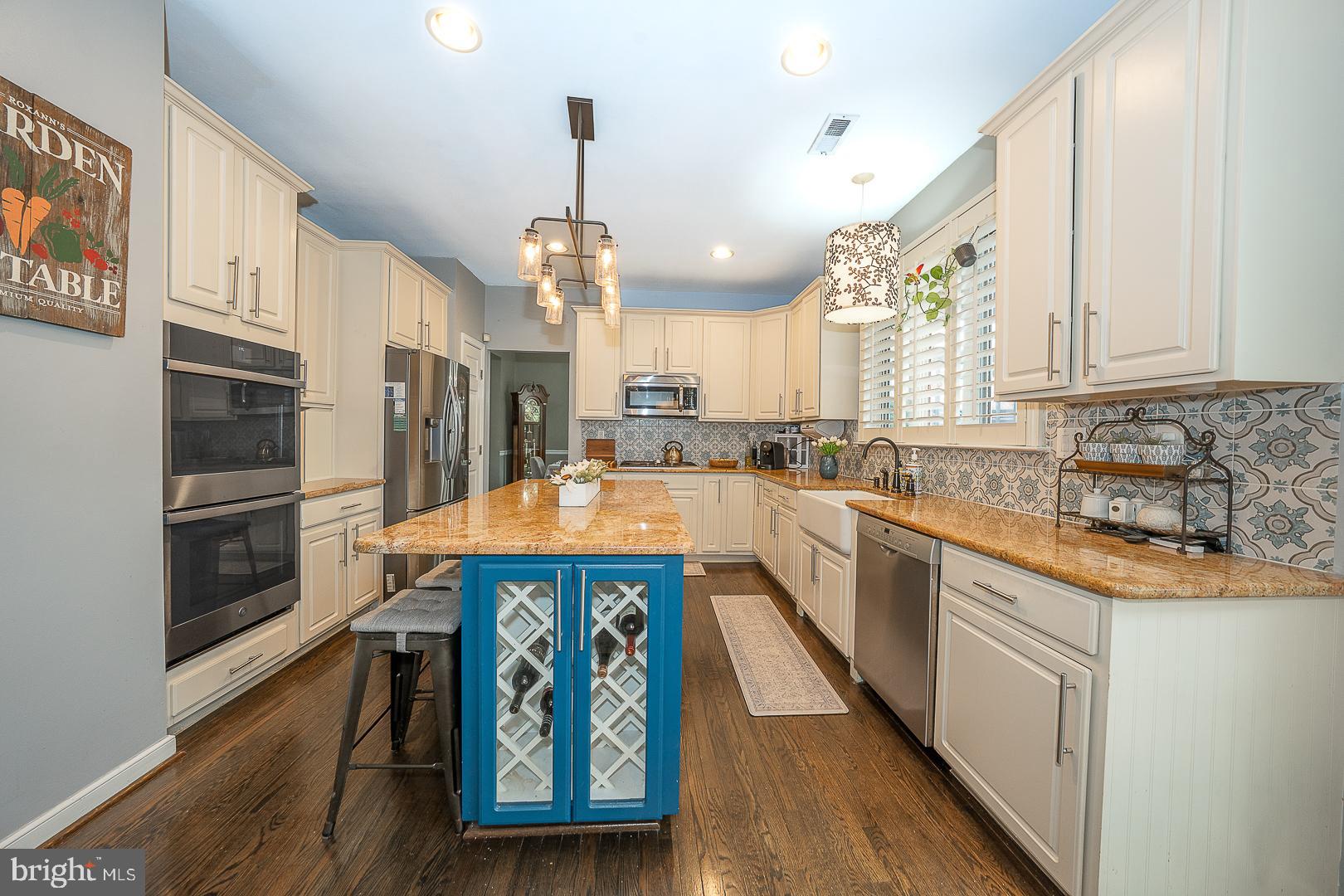 OLD MILL POINTE - Residential