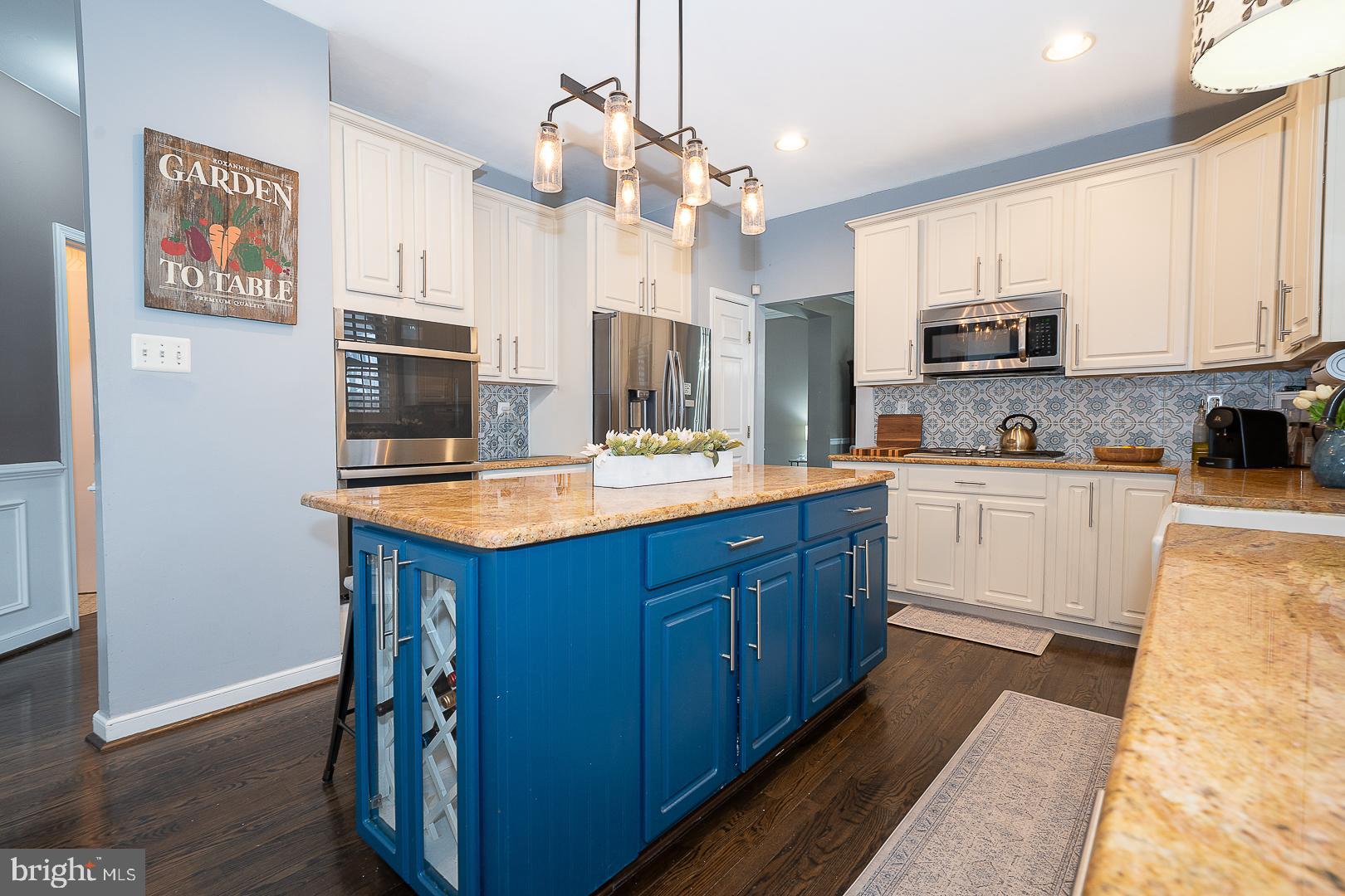 OLD MILL POINTE - Residential