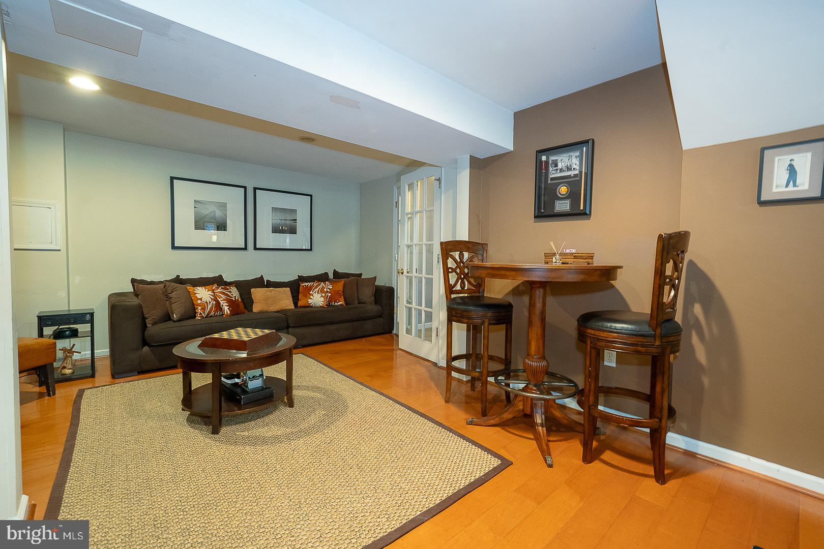 OLD MILL POINTE - Residential