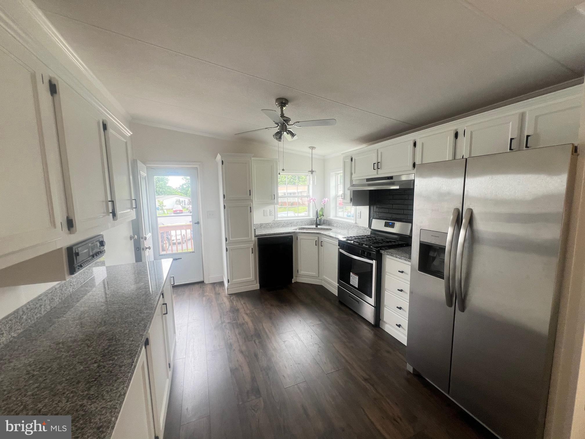 HIGHLAND MANOR - Residential