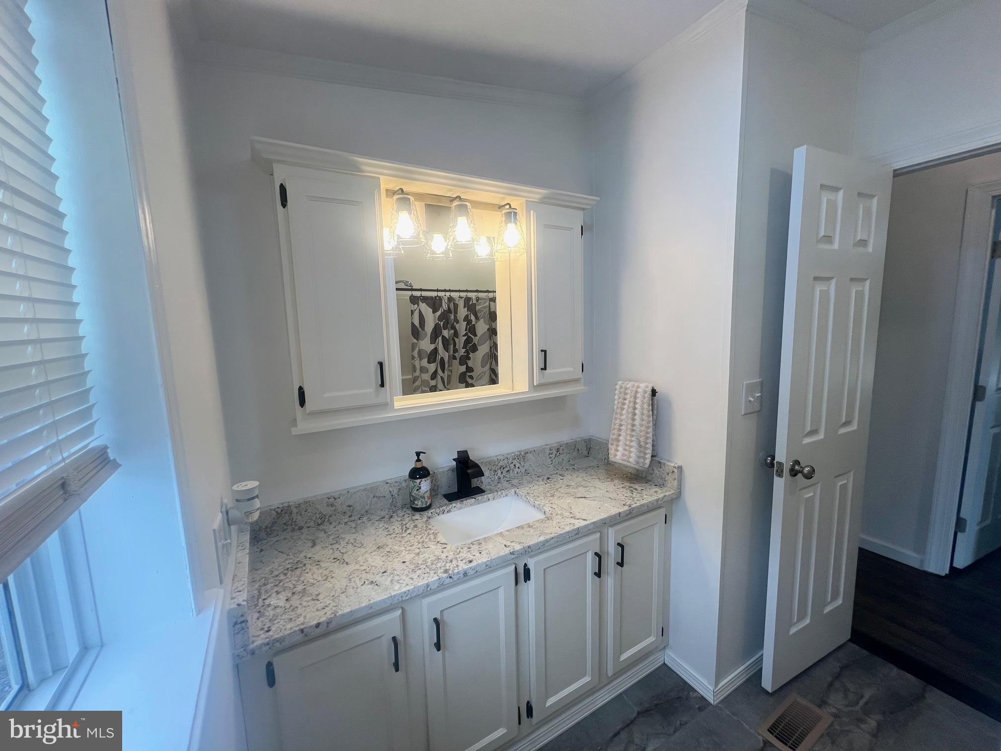 HIGHLAND MANOR - Residential