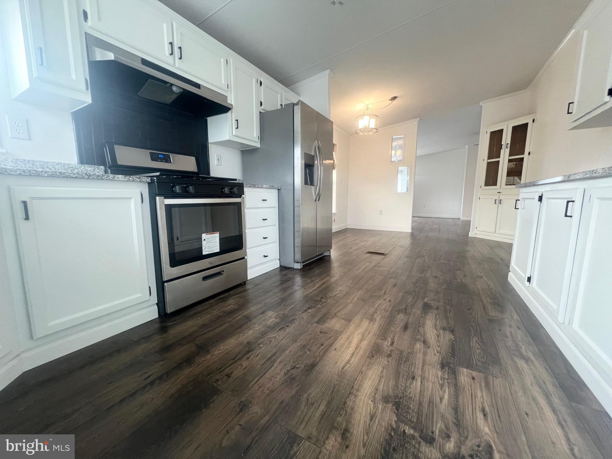 HIGHLAND MANOR - Residential