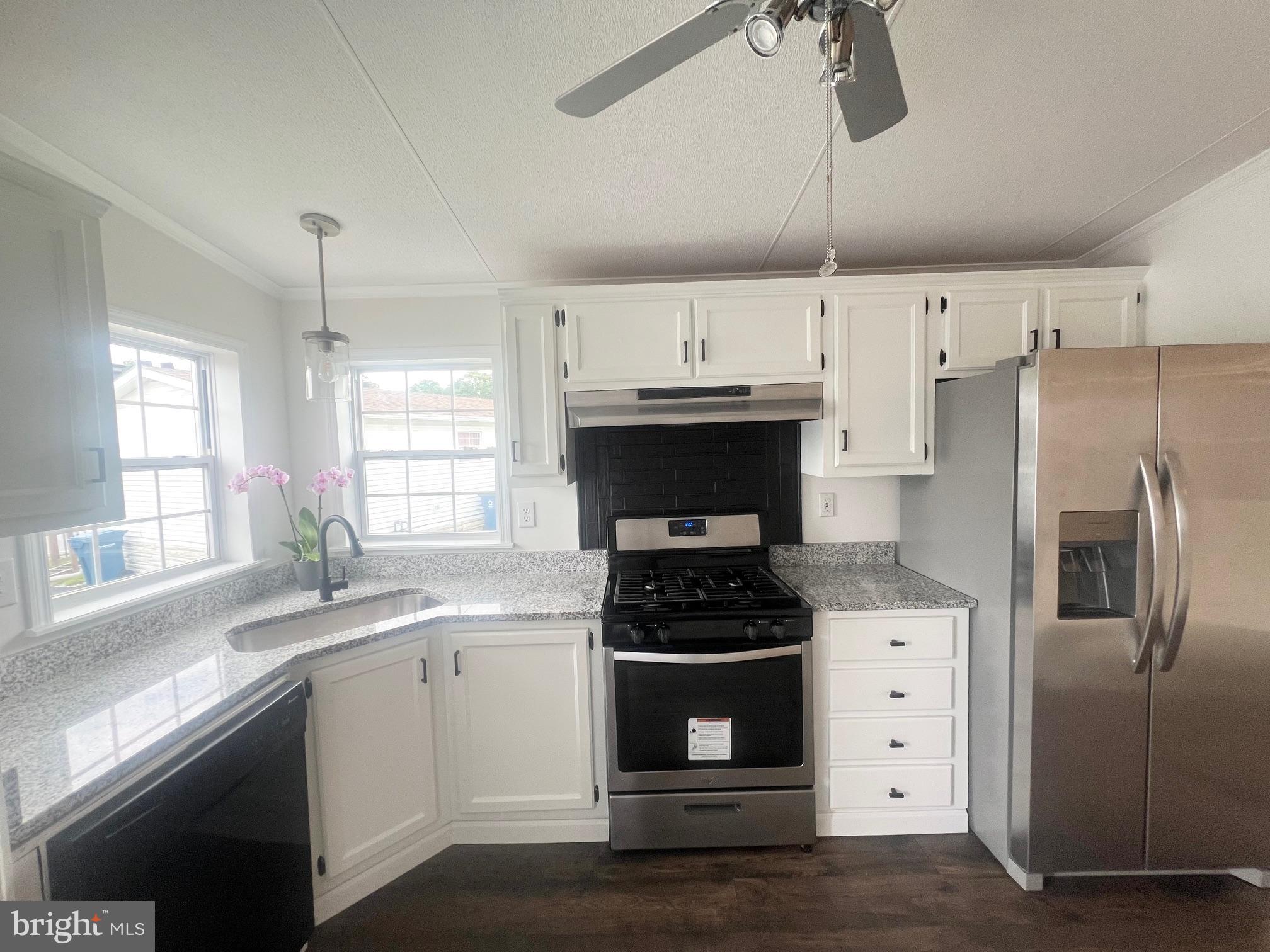 HIGHLAND MANOR - Residential