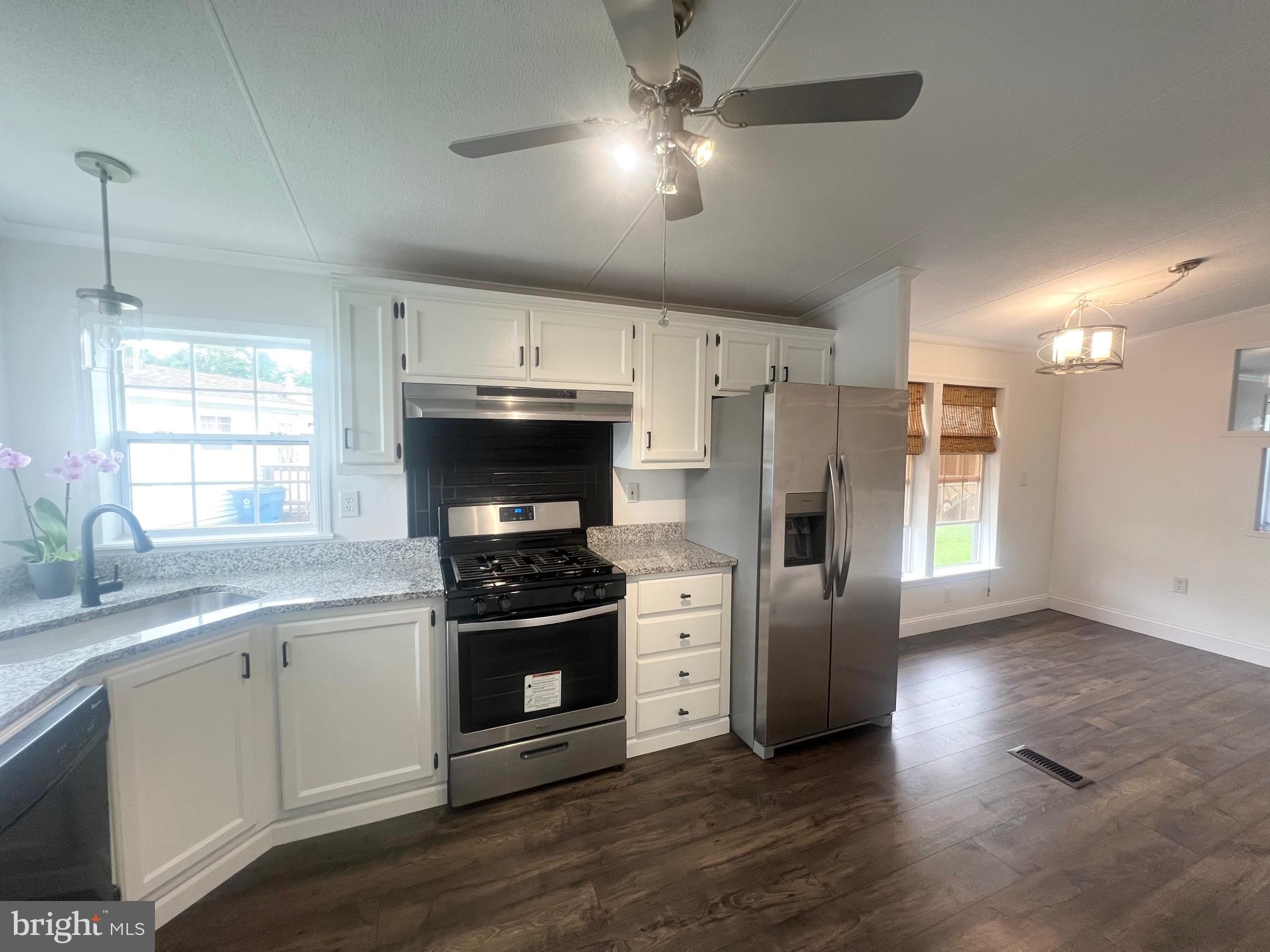 HIGHLAND MANOR - Residential