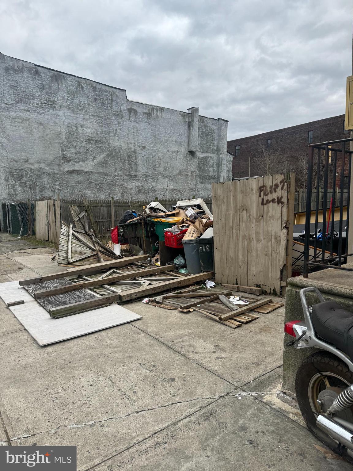 Includes 4008, 4010, & 4012 W Girard, 29 Residential & 1 commercial unit by right. 29k per unit.