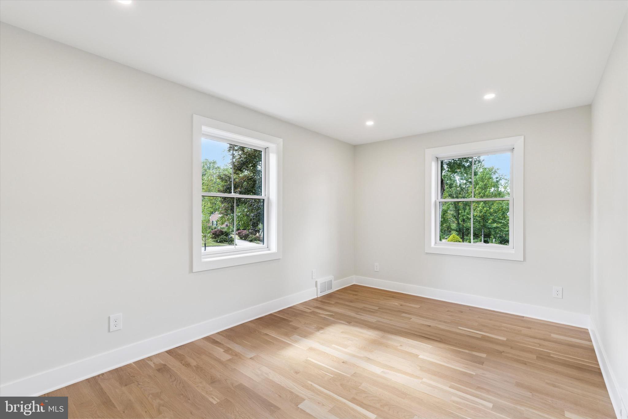 GLADWYNE - Residential