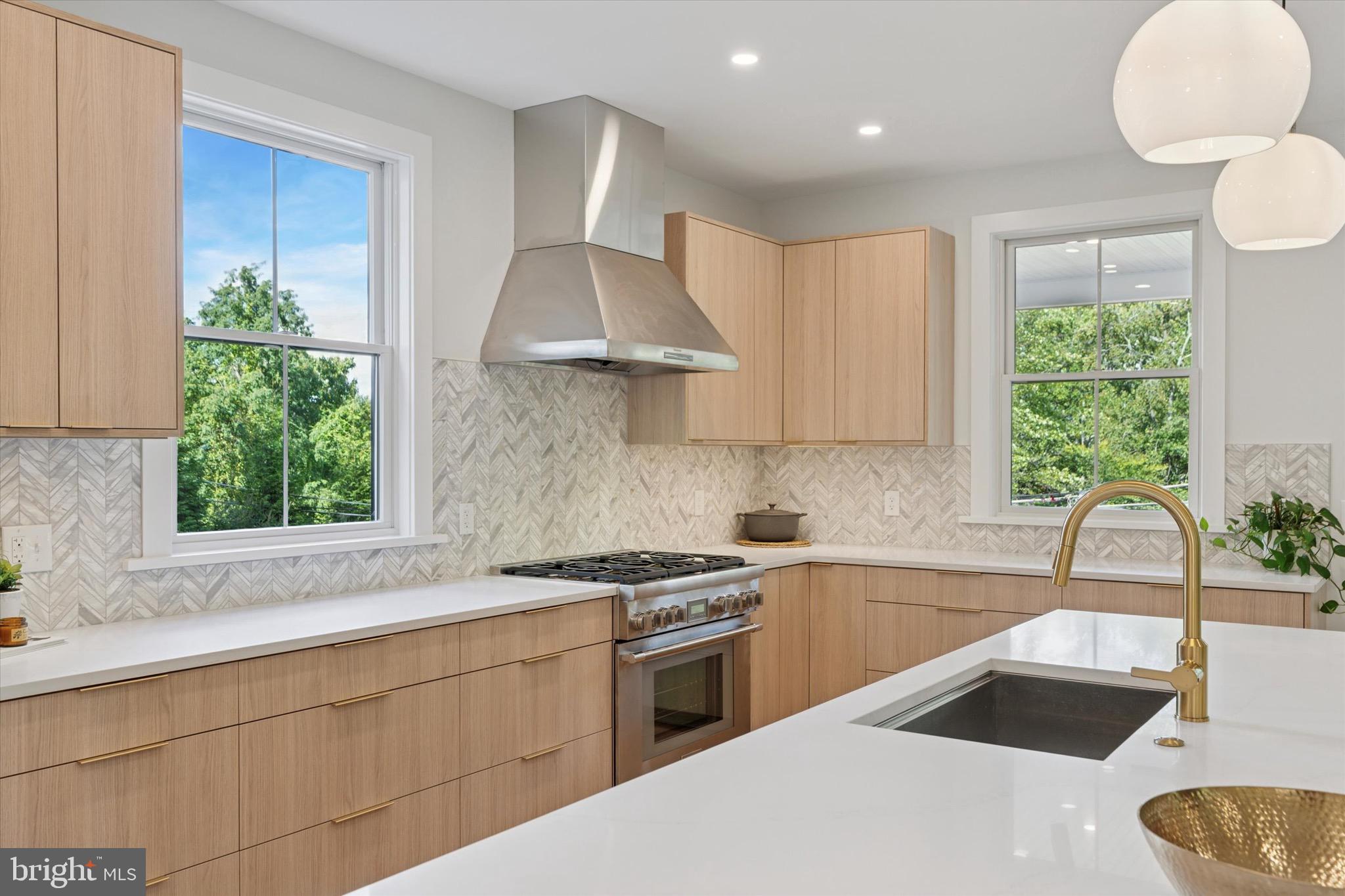 GLADWYNE - Residential