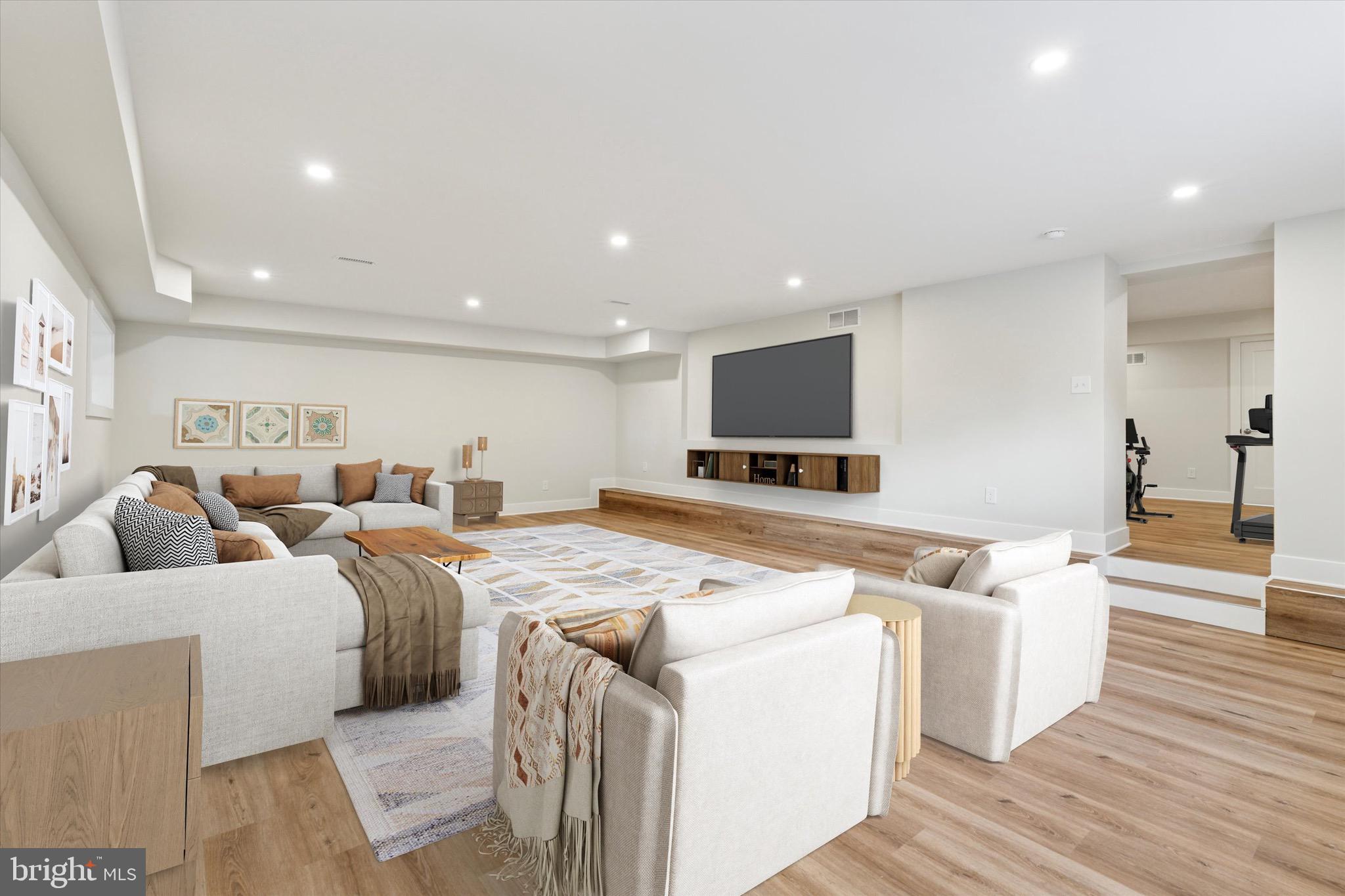 GLADWYNE - Residential