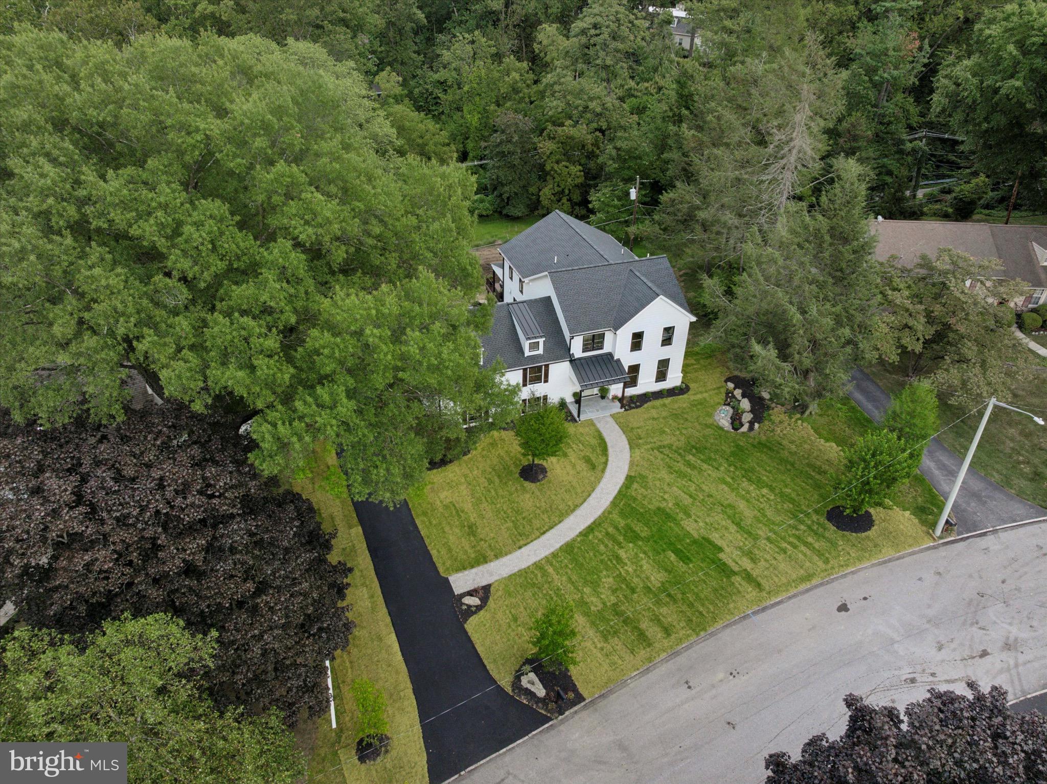 GLADWYNE - Residential