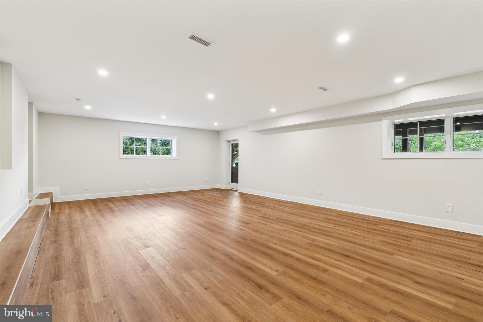 GLADWYNE - Residential