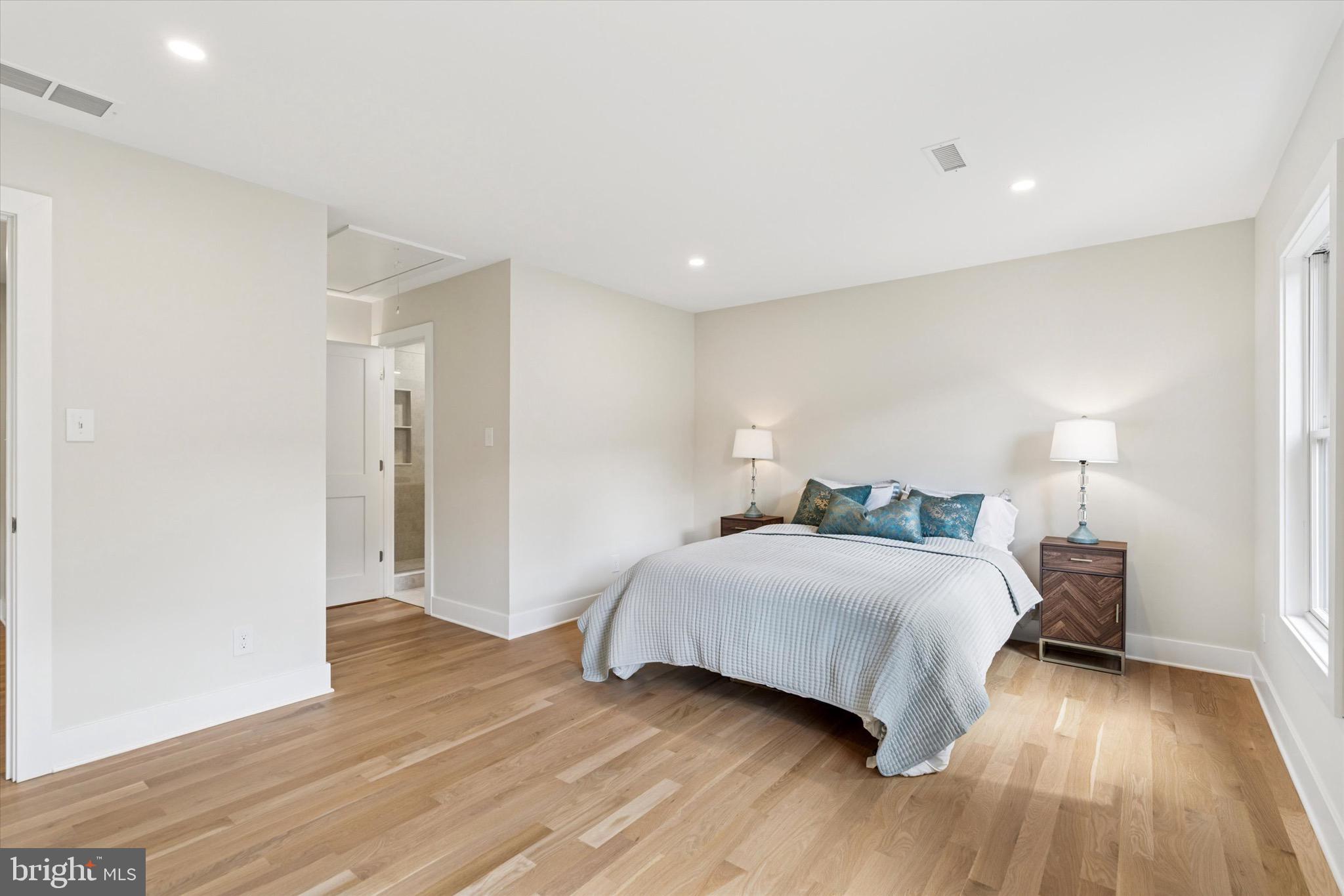 GLADWYNE - Residential