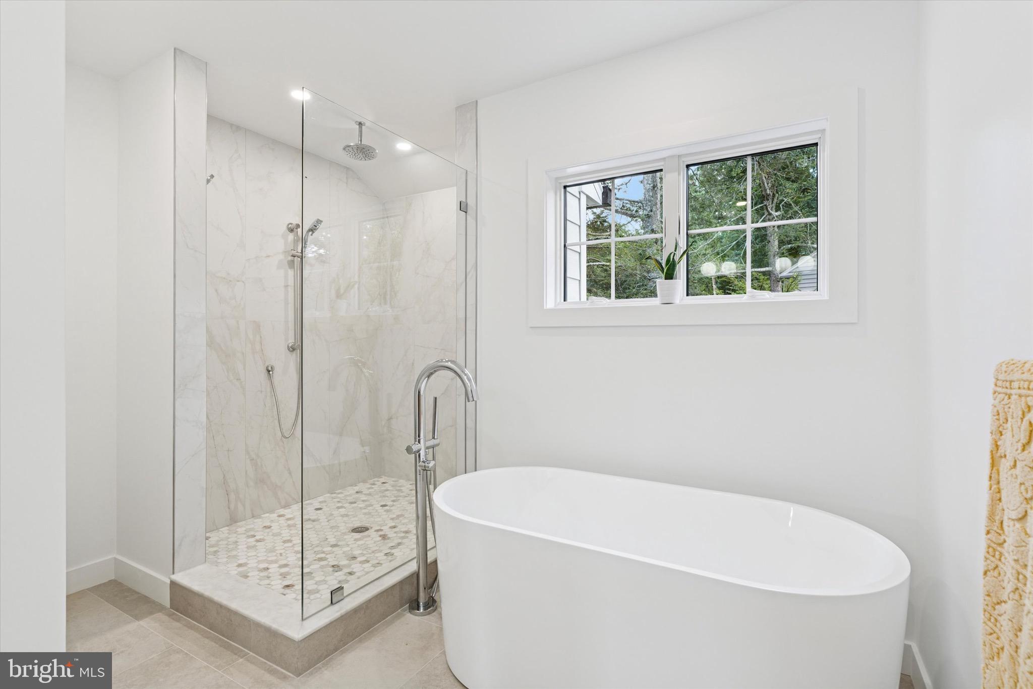 GLADWYNE - Residential