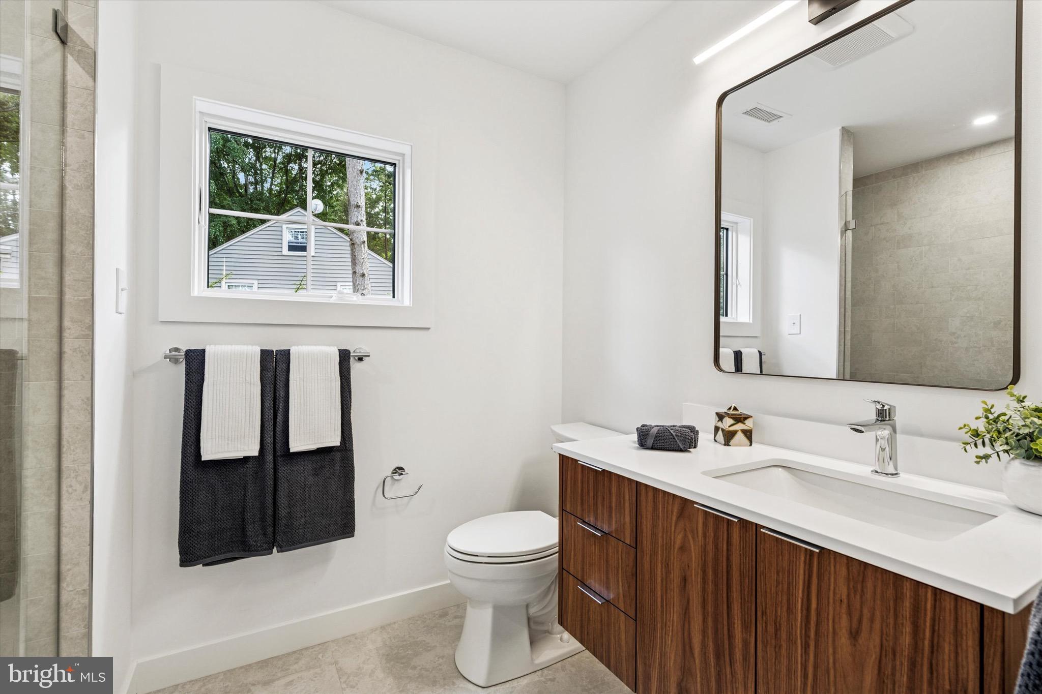 GLADWYNE - Residential