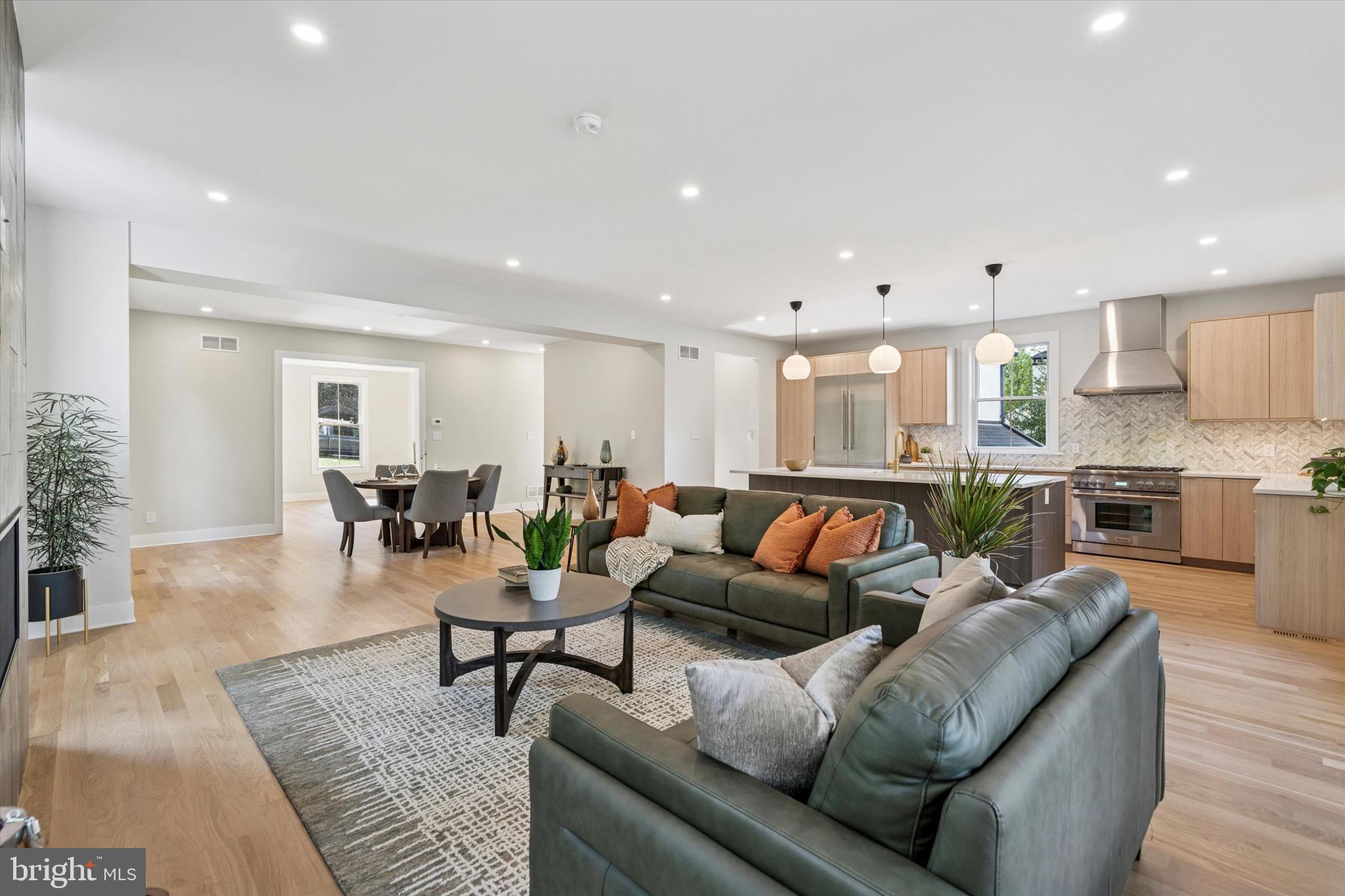 GLADWYNE - Residential