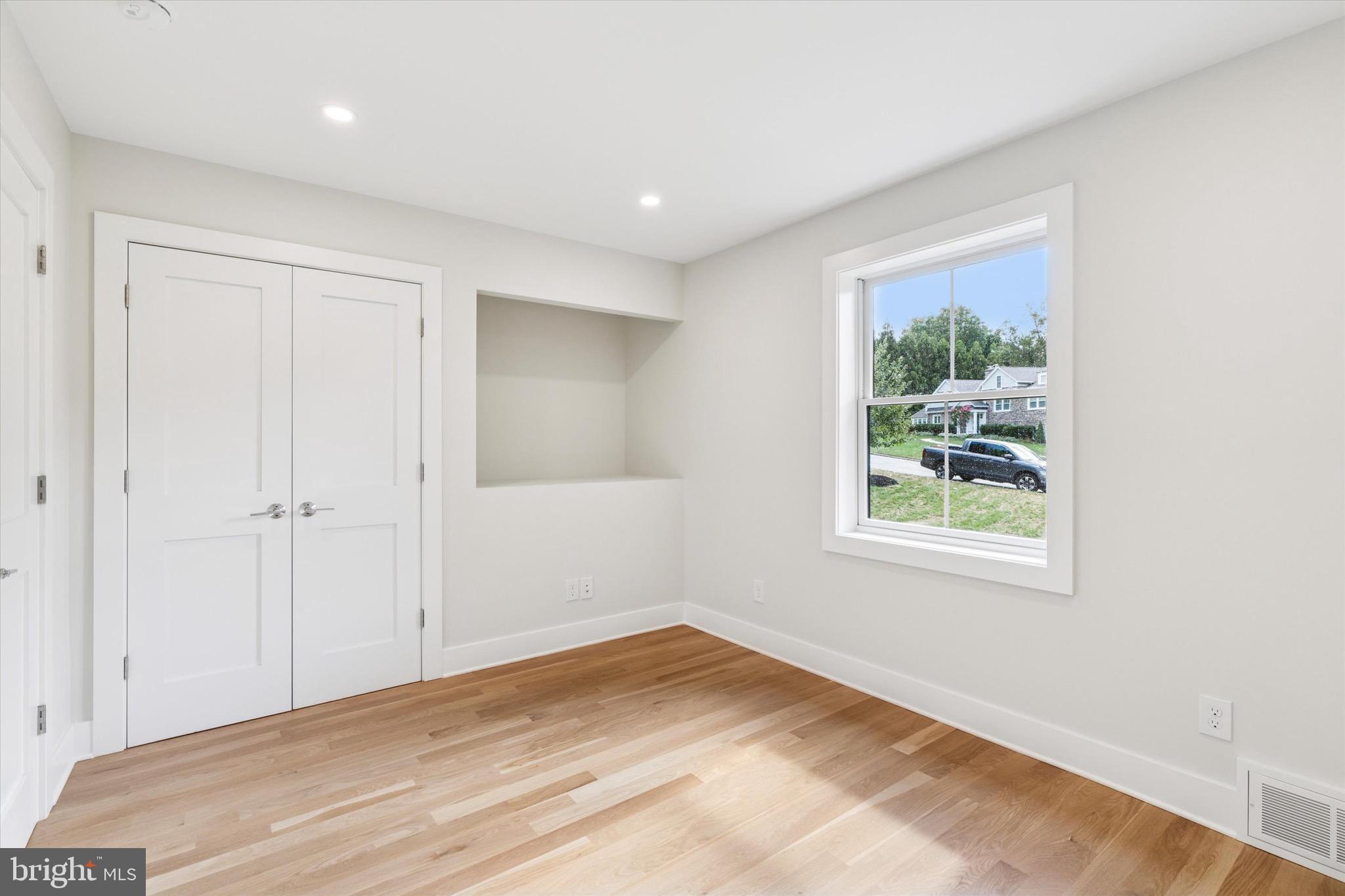 GLADWYNE - Residential