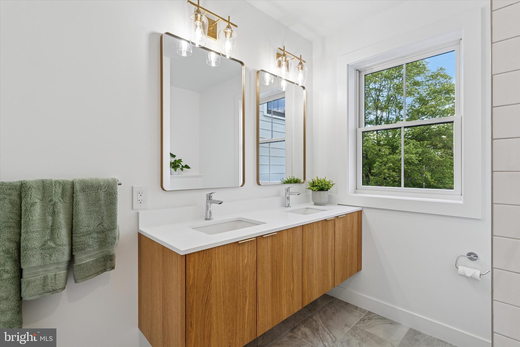 GLADWYNE - Residential