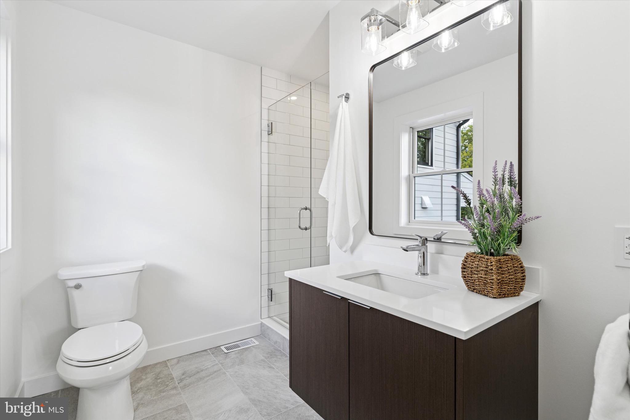 GLADWYNE - Residential