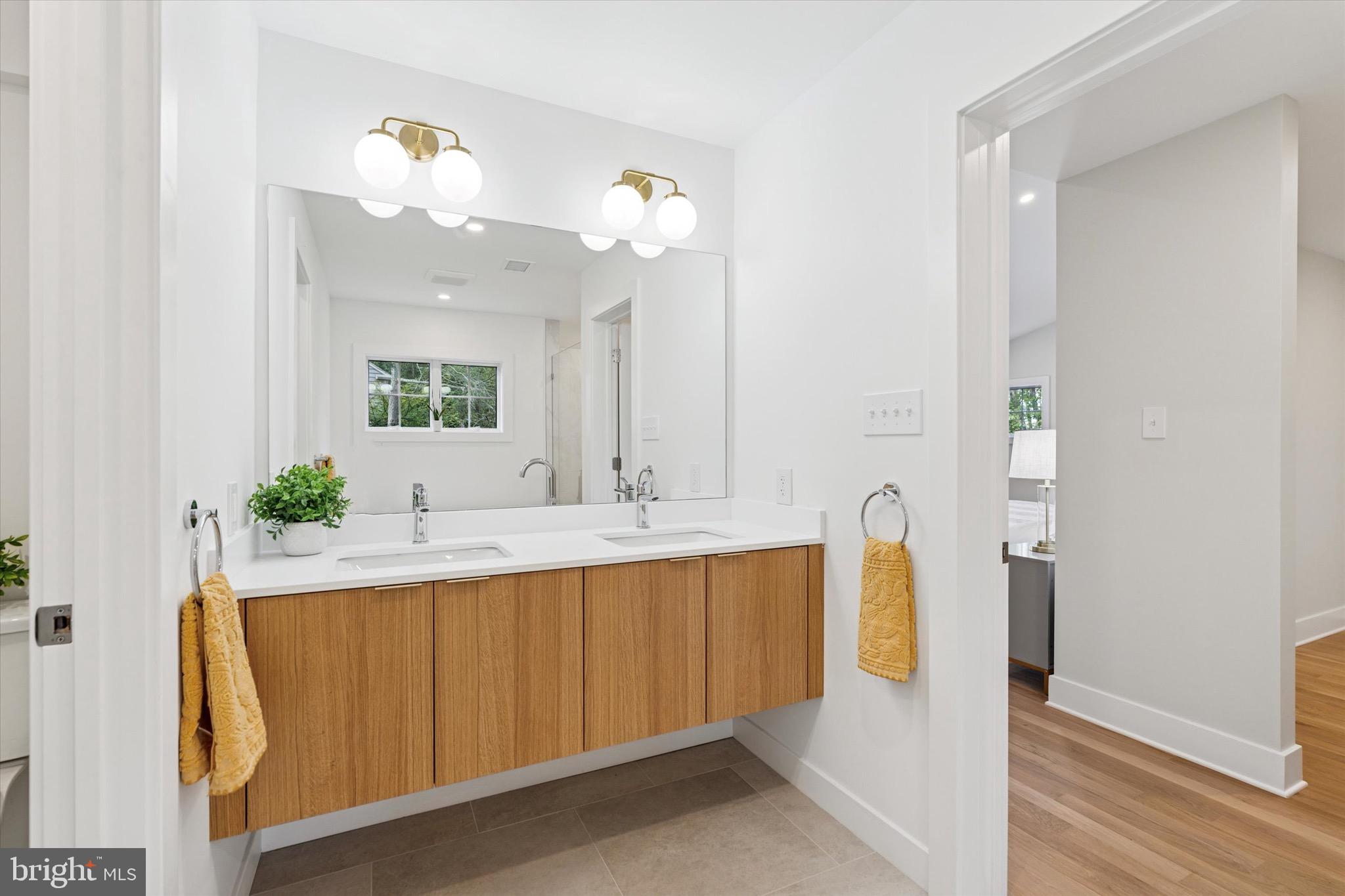 GLADWYNE - Residential